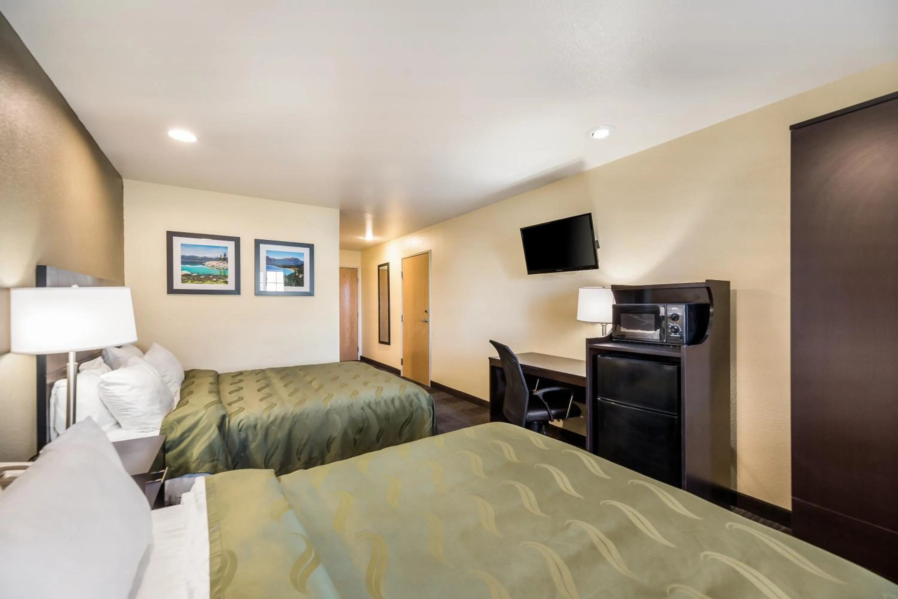 Photo of the whole room, Bed in Quality Inn & Suites near NAS Fallon