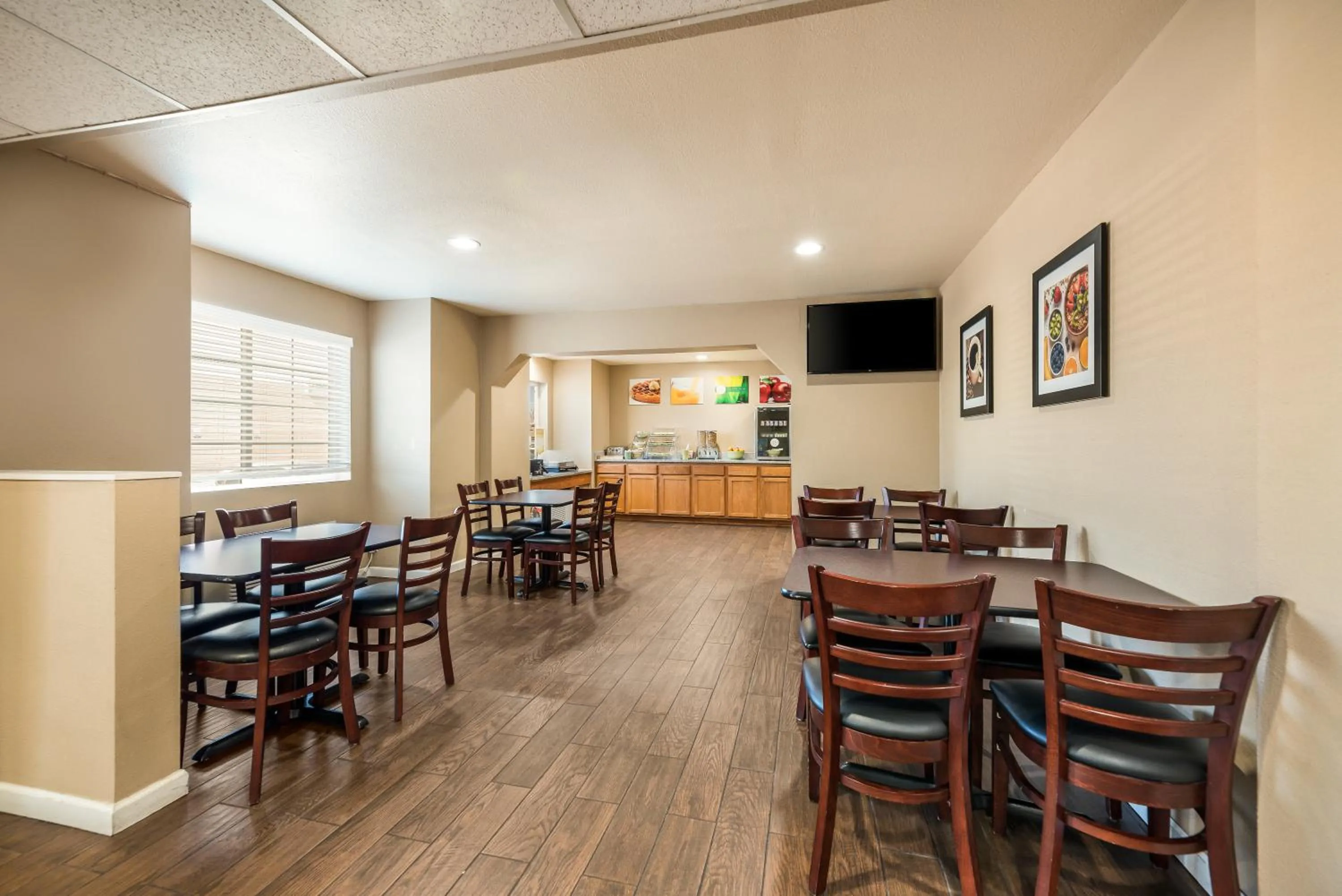 Breakfast in Quality Inn & Suites near NAS Fallon