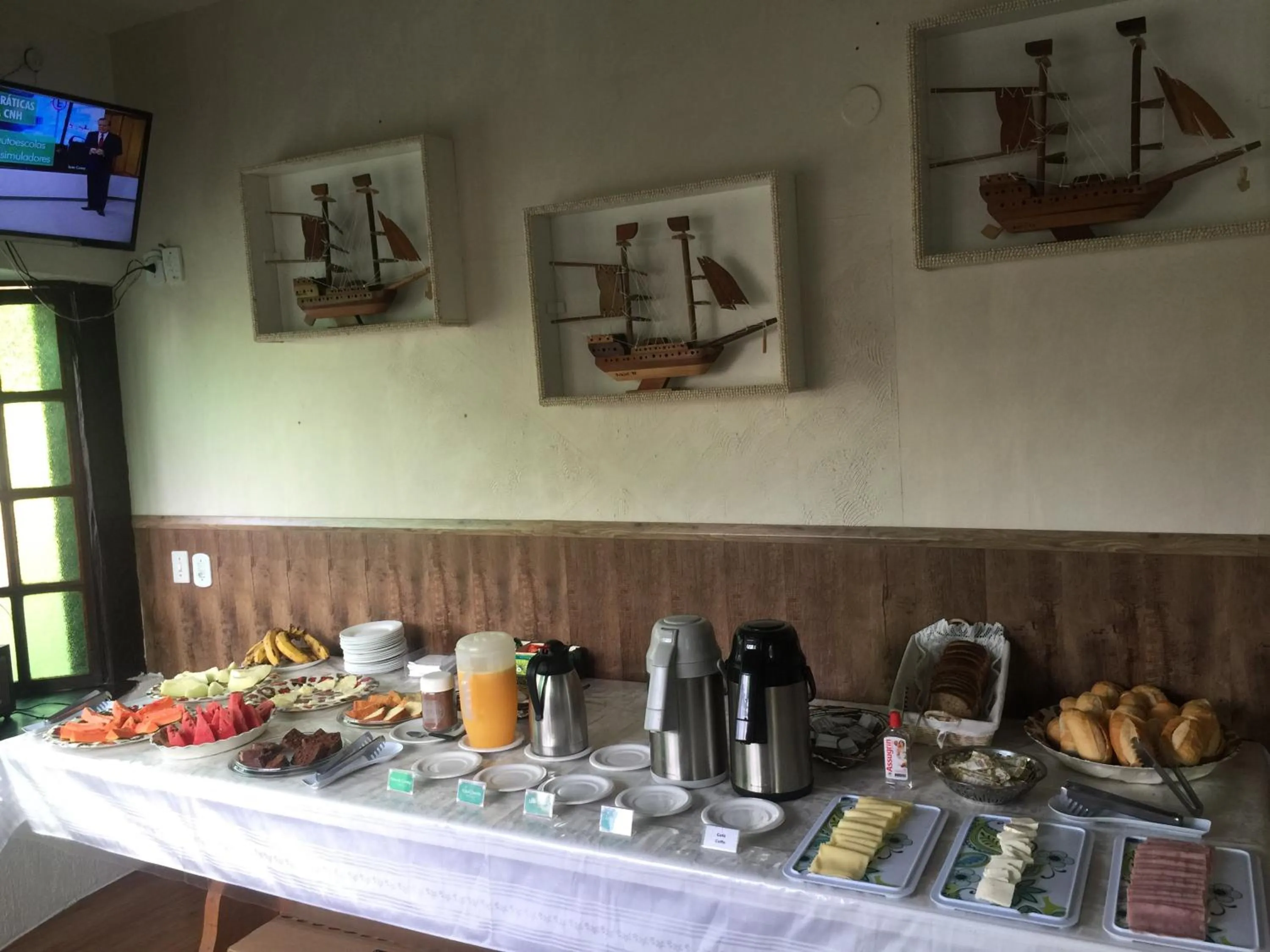 Food and drinks in Pousada Casa da Pedra