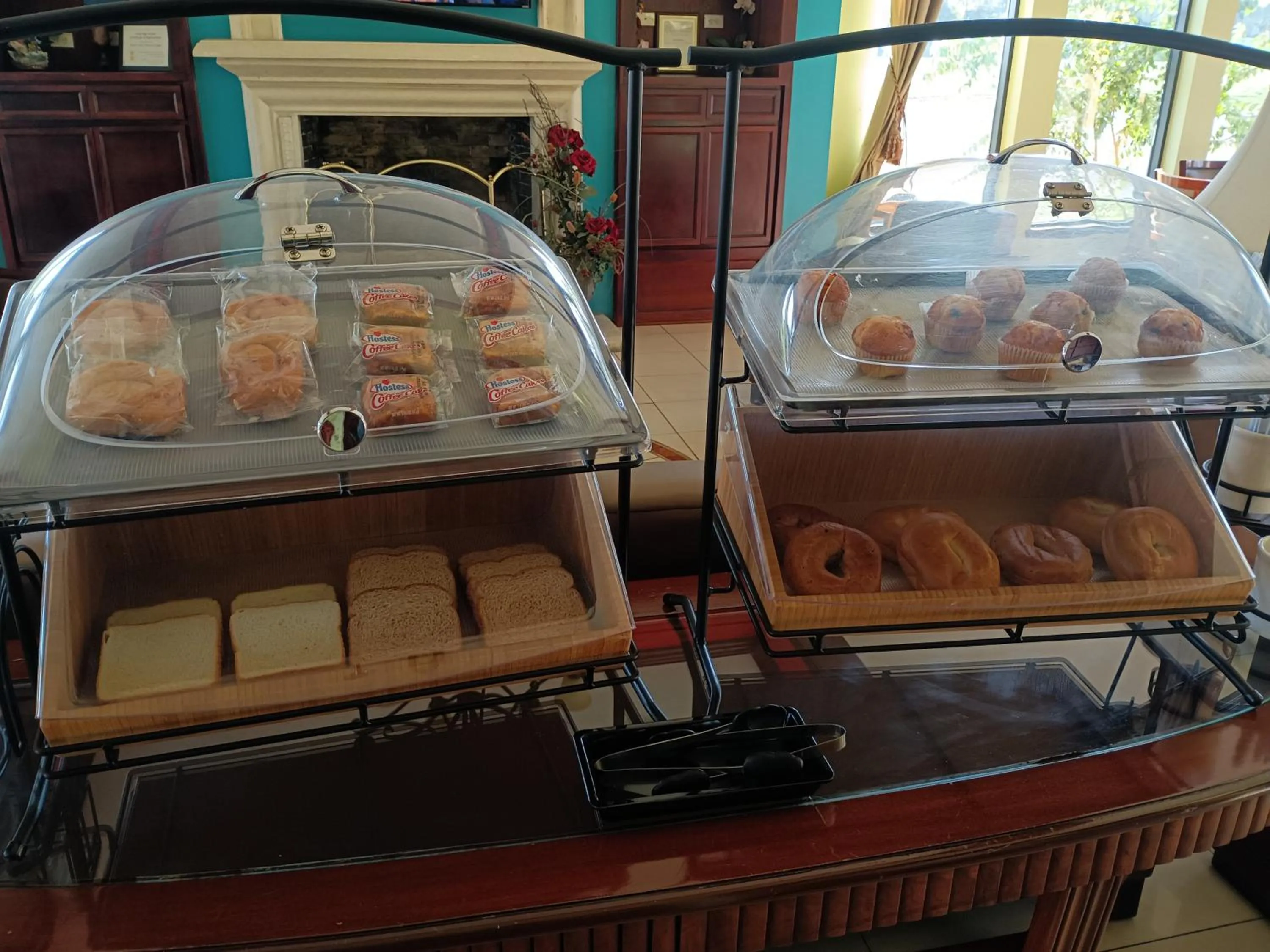 Continental breakfast in Americas Best Value Inn & Suites-Alvin/Houston