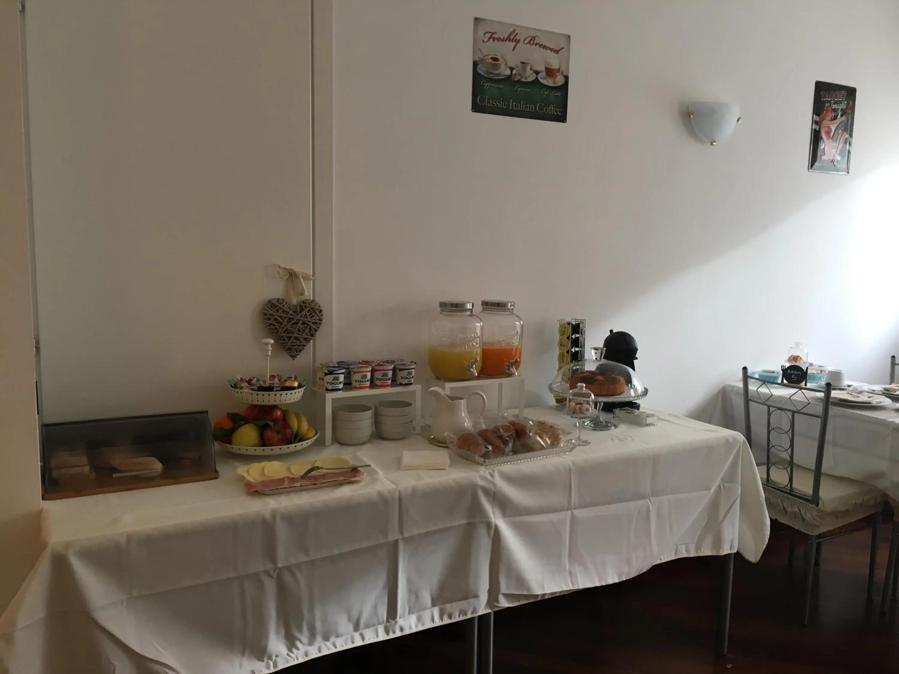 Breakfast in Marisa B&B