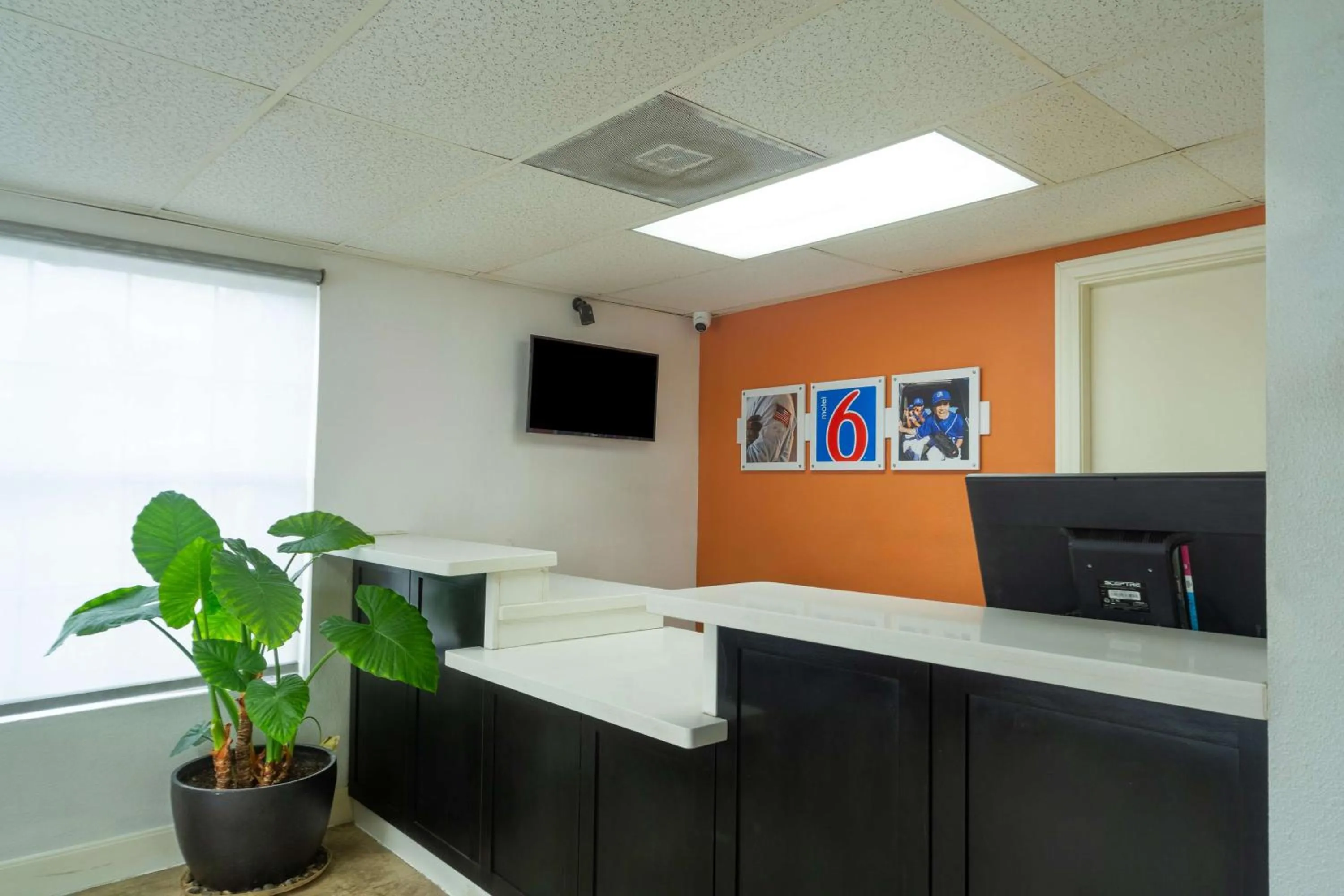 Lobby or reception in Motel 6-Livingston, TX