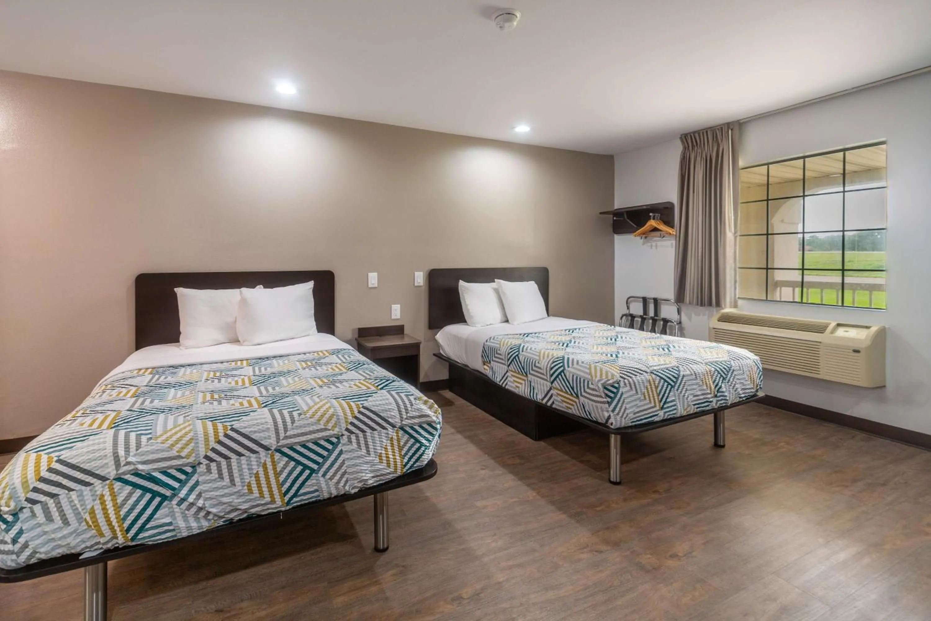 Bedroom, Bed in Motel 6-Livingston, TX