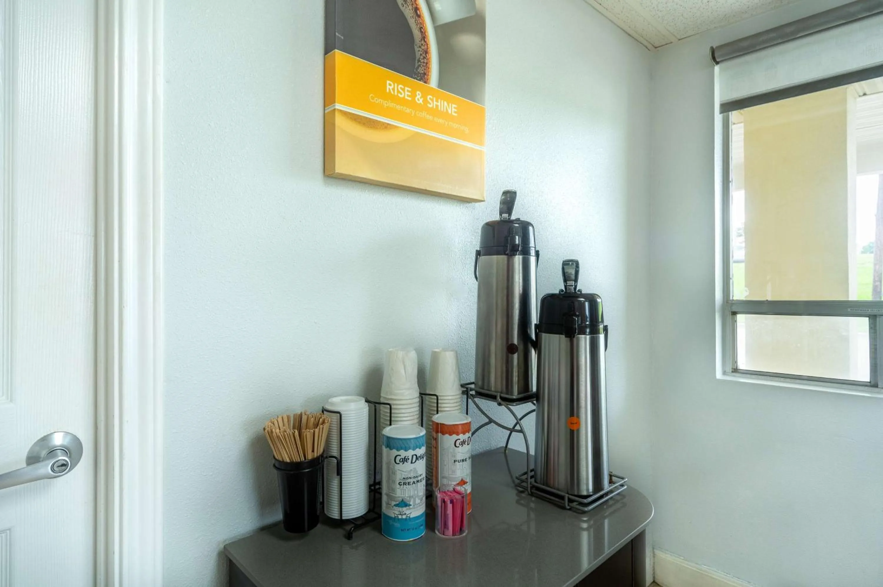 Restaurant/places to eat in Motel 6-Livingston, TX