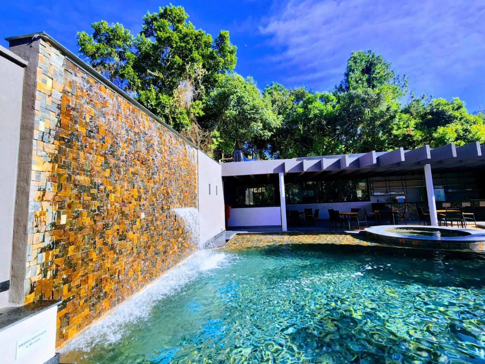 Swimming pool in Minas Garden Hotel