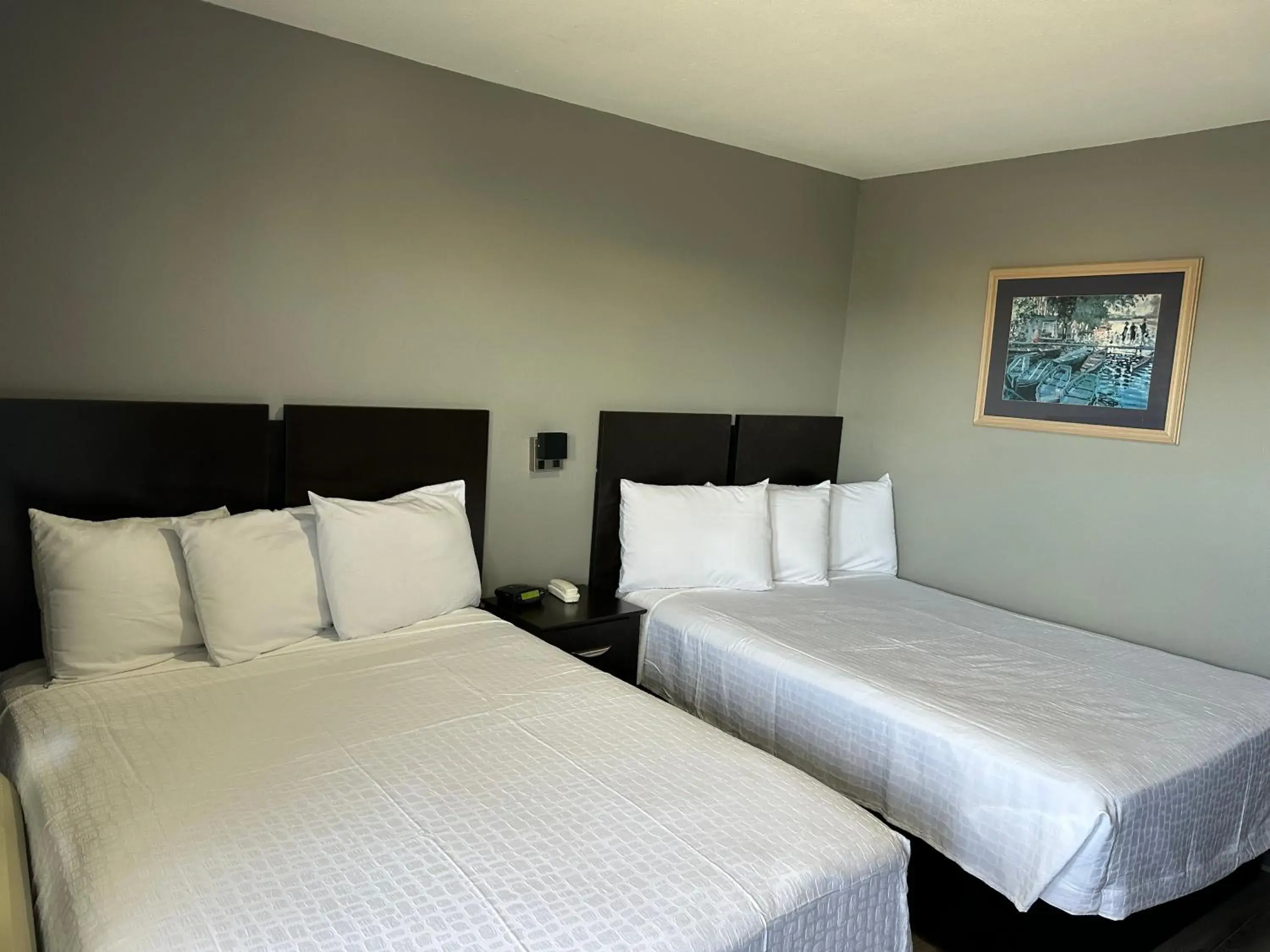Double Room with Two Double Beds in Americas Best Value Inn and Suites Groves Double Room with Two Double Beds in Americas Best Value Inn and Suites Groves