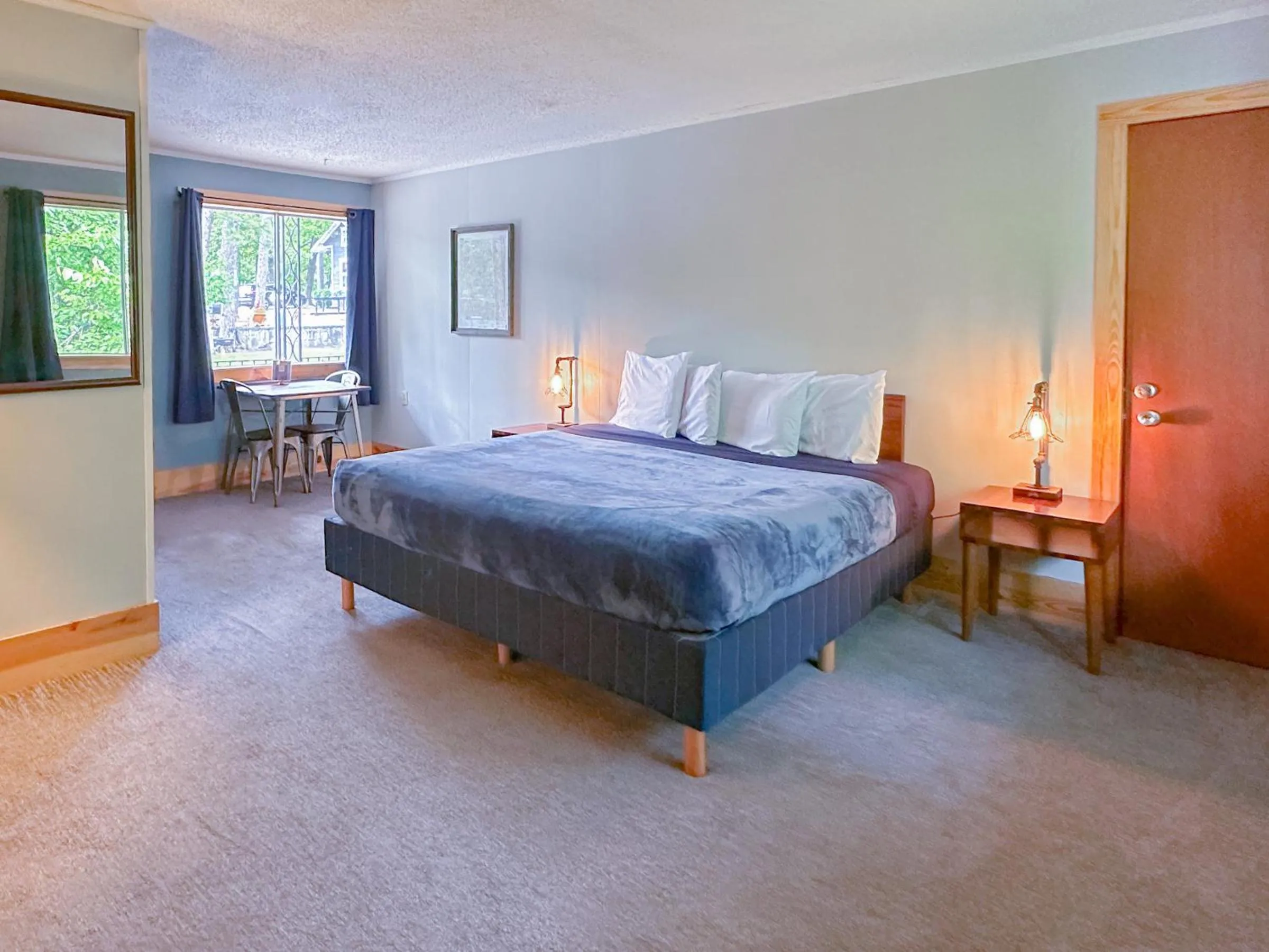 Bed in The Wanderoo Lodge