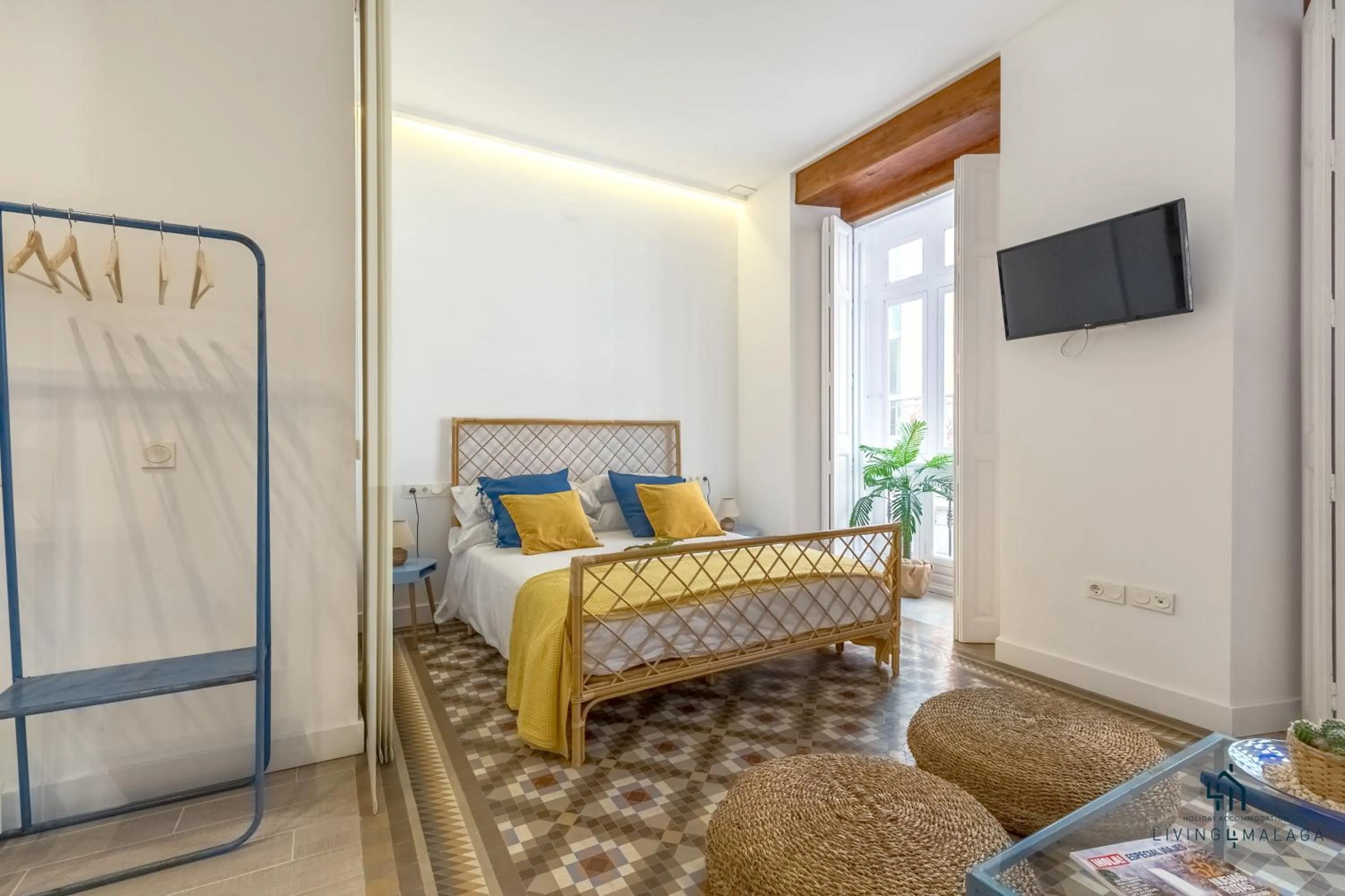 Bed in Living4Malaga Skyline Apartments