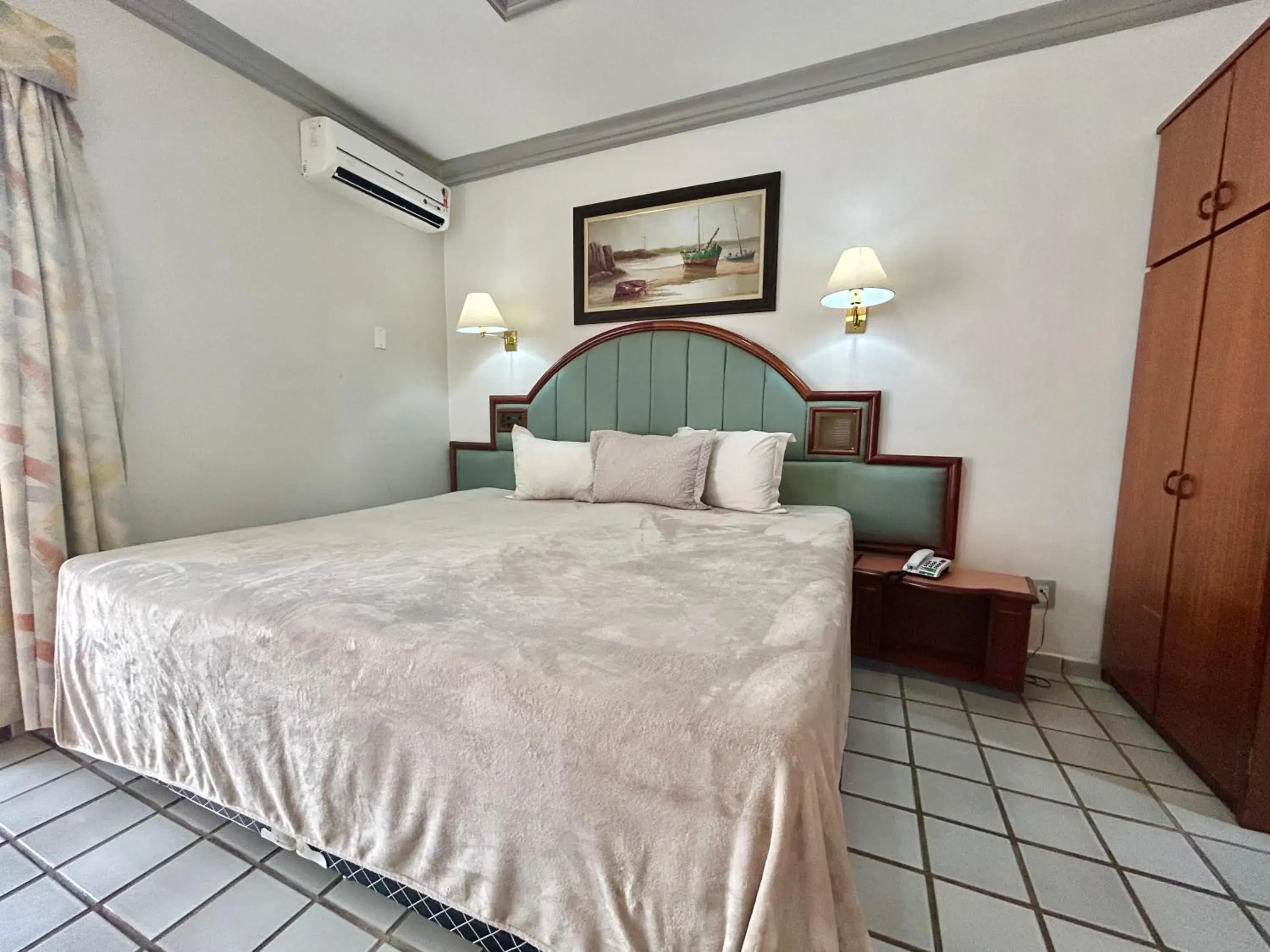 Double Room - single occupancy - Disability Access in Verdes Vales Lazer Hotel Double Room - single occupancy - Disability Access in Verdes Vales Lazer Hotel