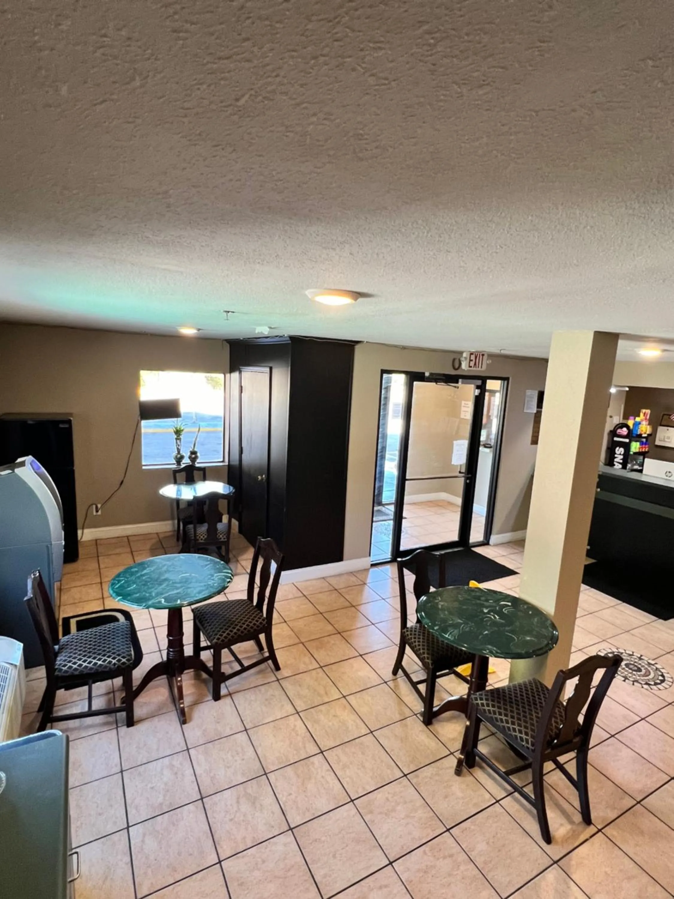 Country Hearth Inn & Suites Augusta