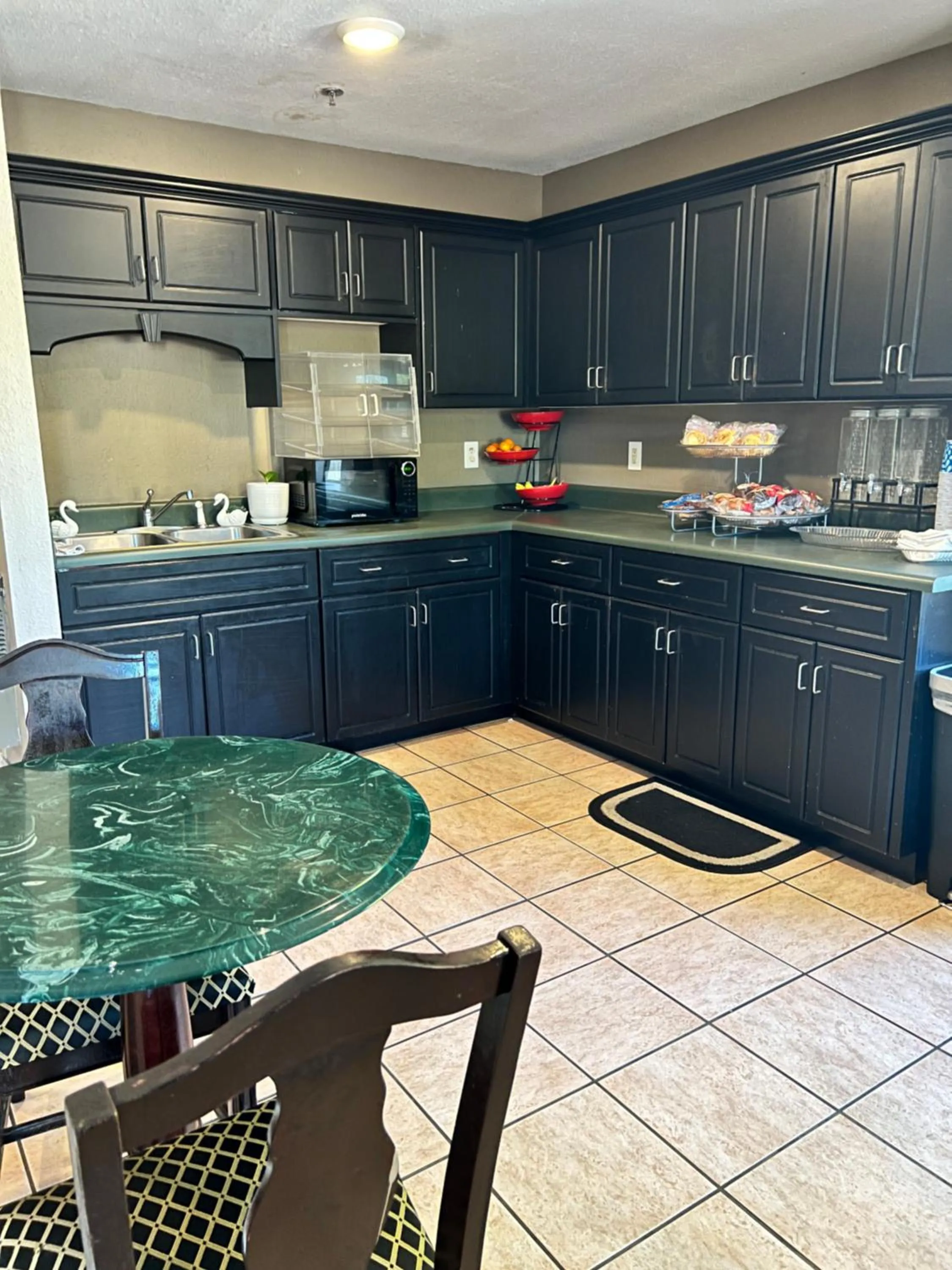 Country Hearth Inn & Suites Augusta