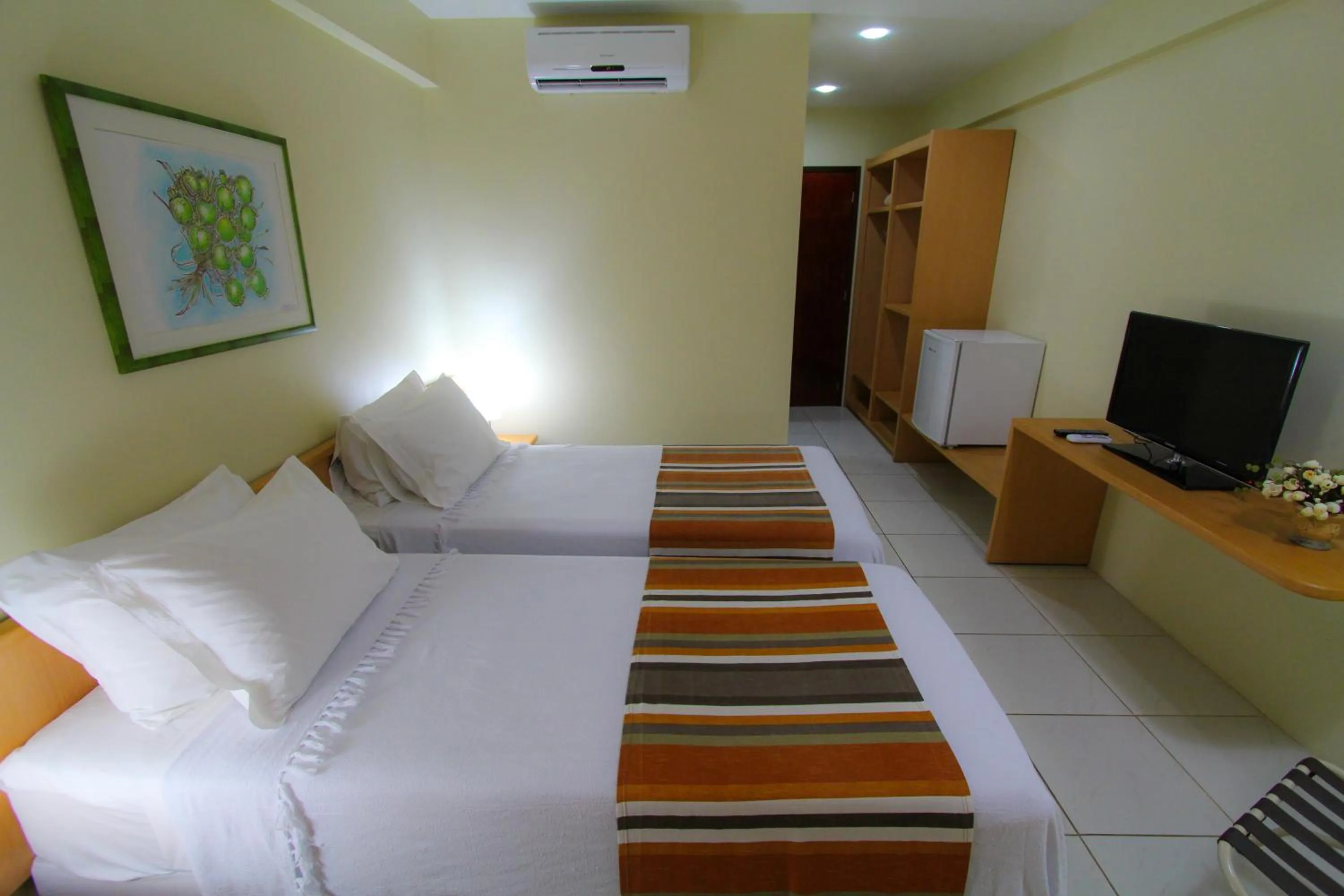 Bedroom, Bed in Orange Praia Hotel