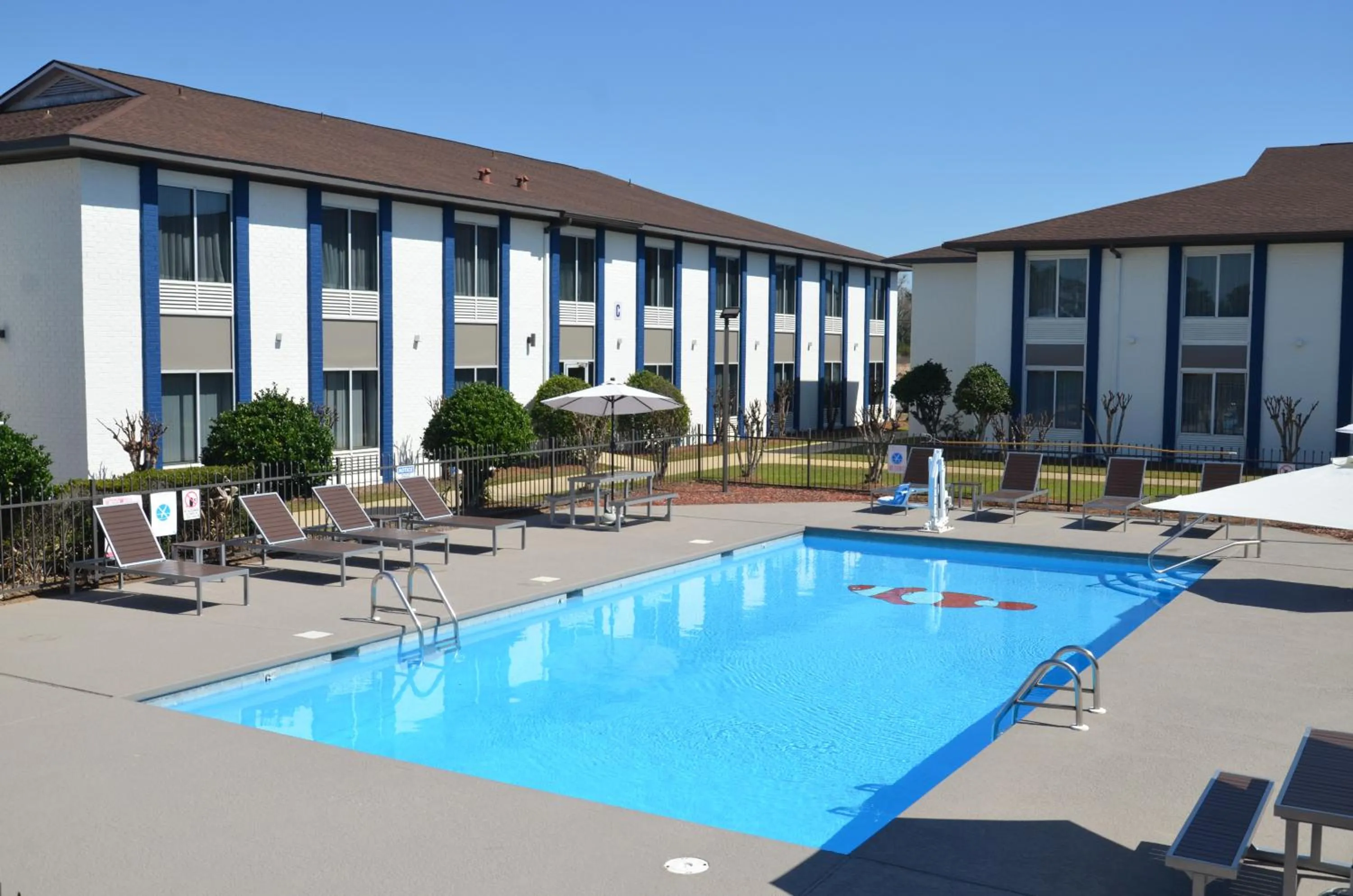 Property building in Americas Best Value Inn & Suites-Foley
