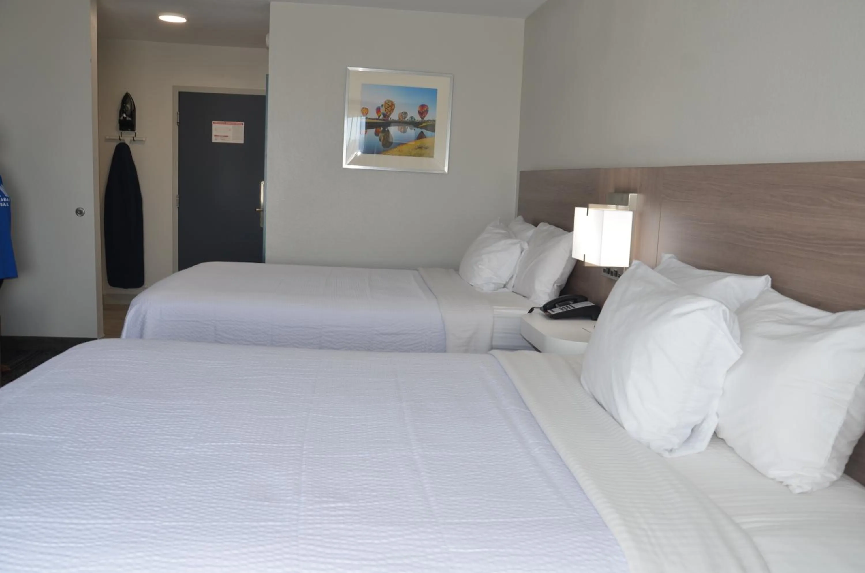 Bed in Americas Best Value Inn & Suites-Foley