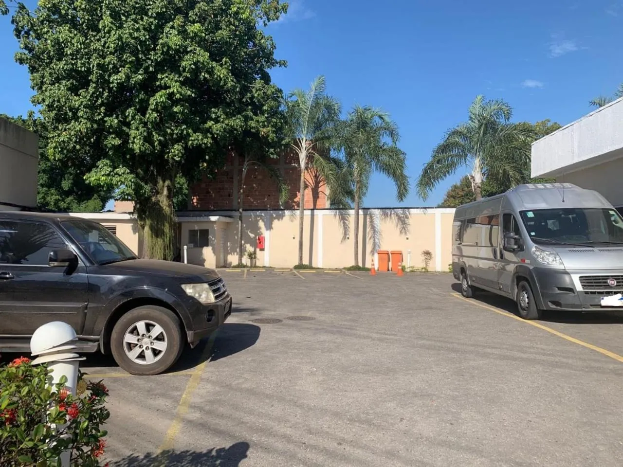 Parking in Grande Hotel Itaguaí
