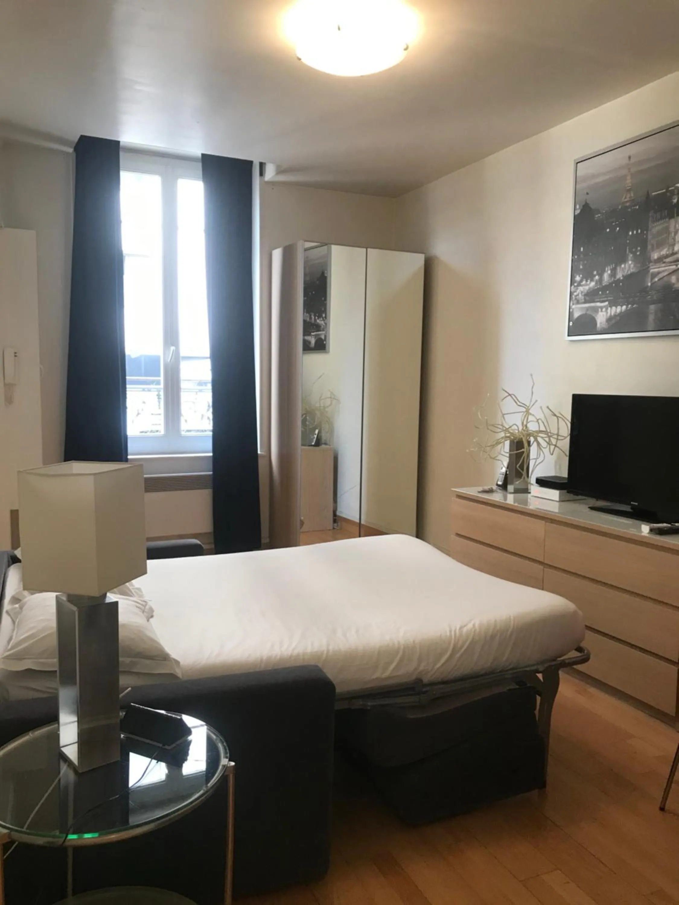 Bed in Bridgestreet Le Marais - les halles - Republique