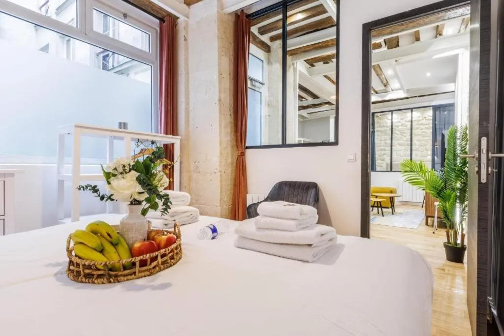 Bed in Bridgestreet Le Marais - les halles - Republique