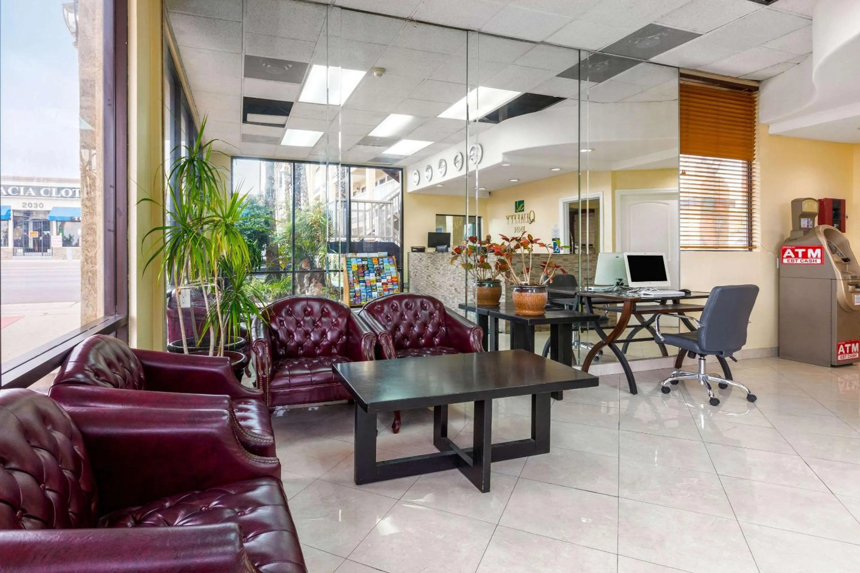 Lobby or reception in Quality Inn