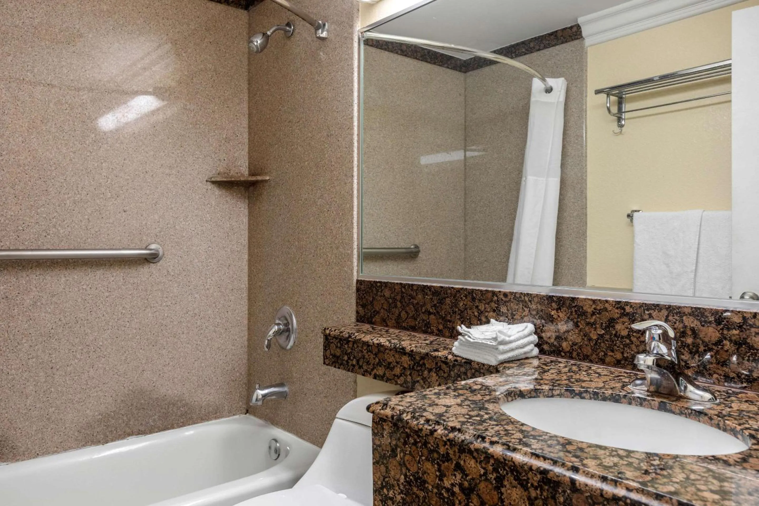 Bathroom in Quality Inn