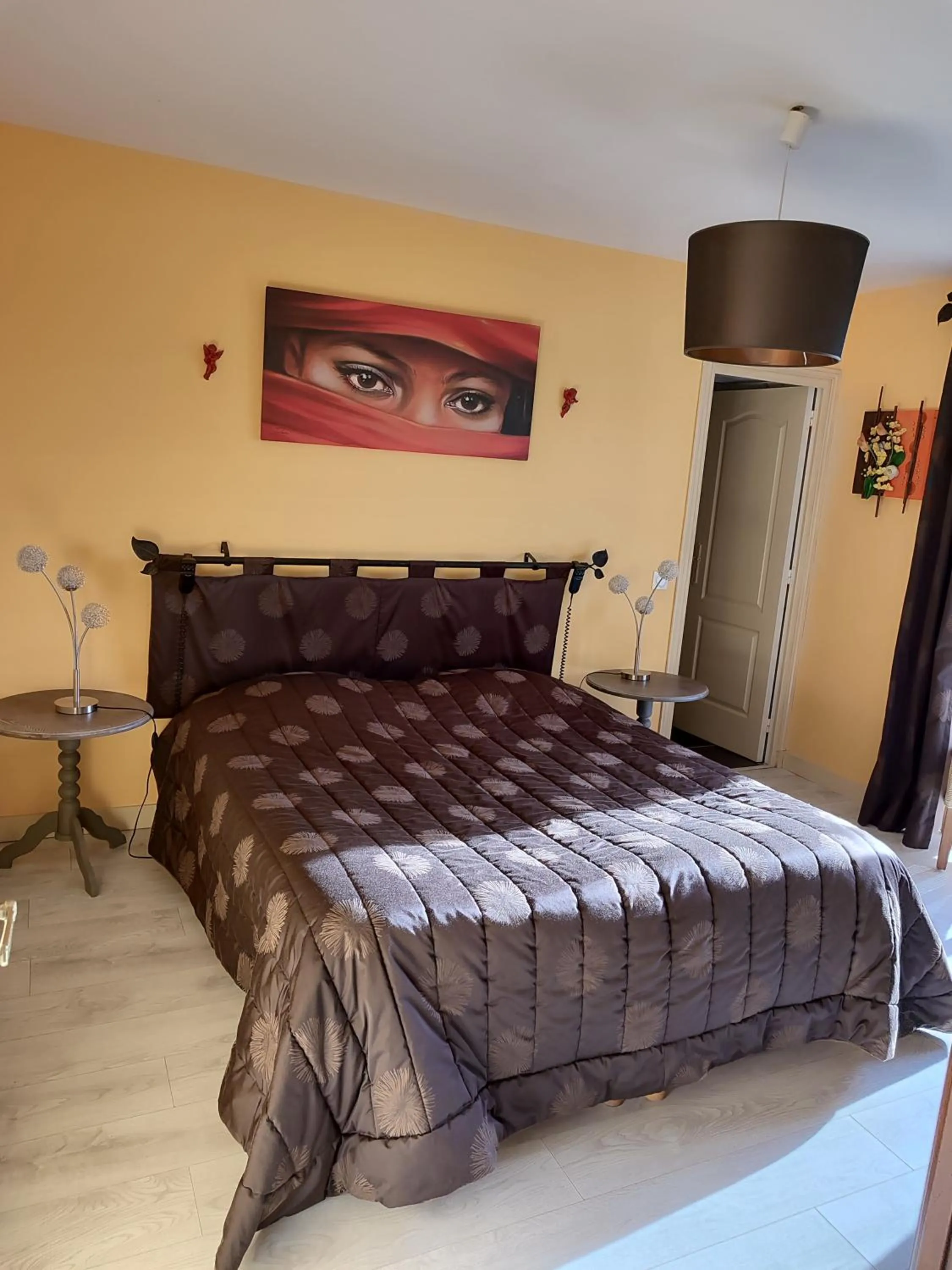 Bed in Chez Herveline Le Fer - Chambres et table d'hôtes