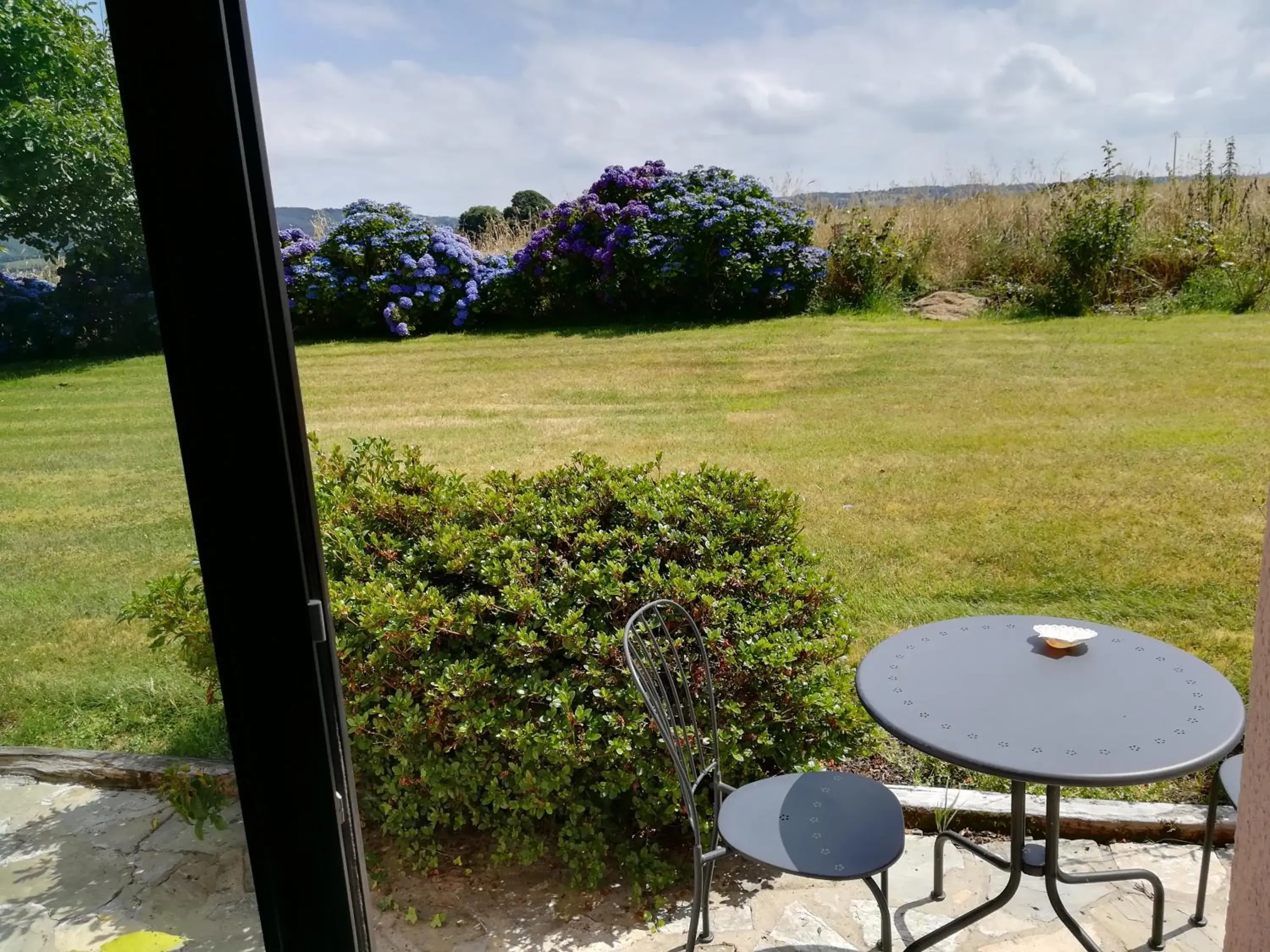 Double Room with Garden View in Chez Herveline Le Fer - Chambres et table d'hôtes Double Room with Garden View in Chez Herveline Le Fer - Chambres et table d'hôtes