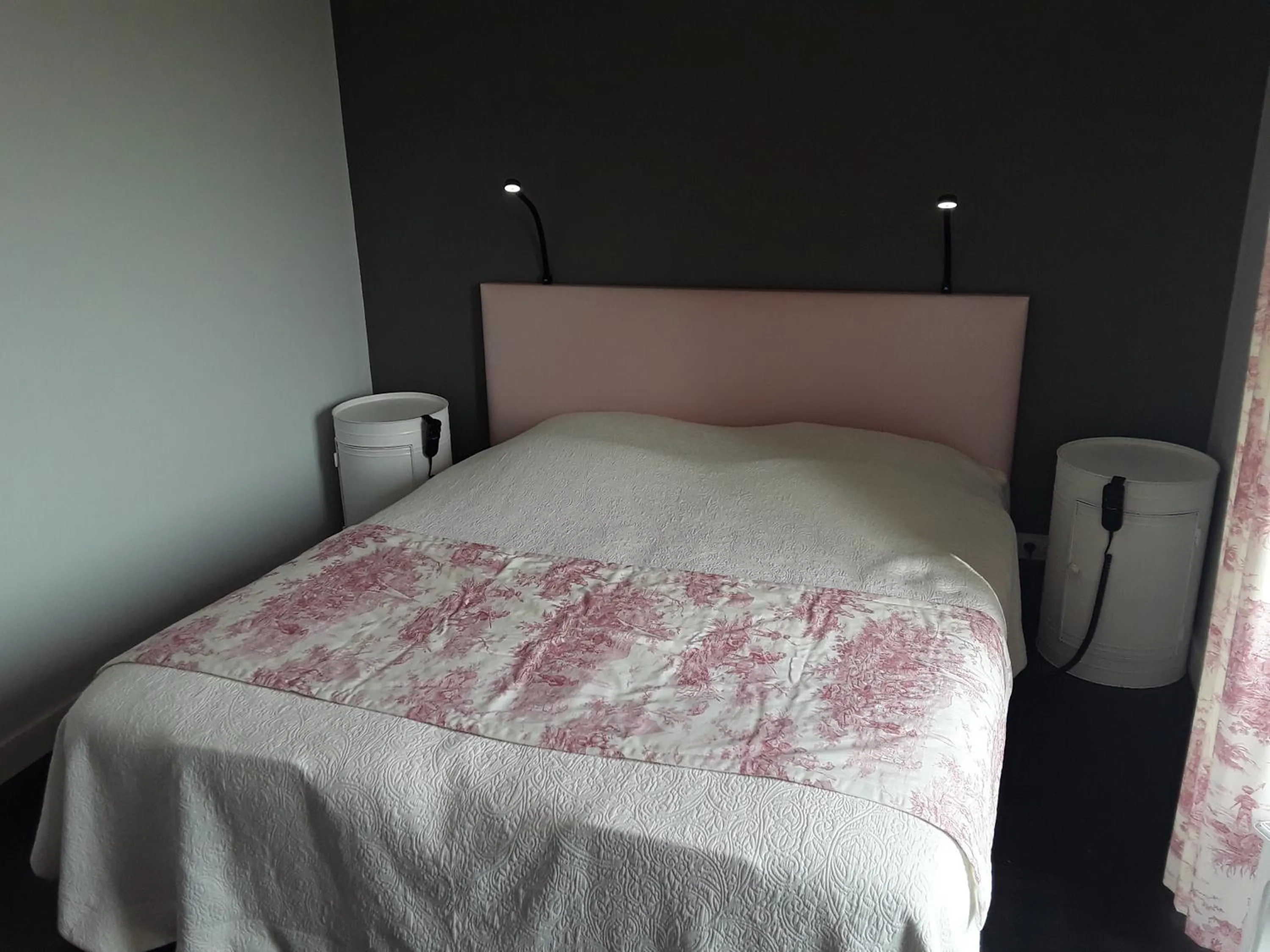 Bed in Chez Herveline Le Fer - Chambres et table d'hôtes