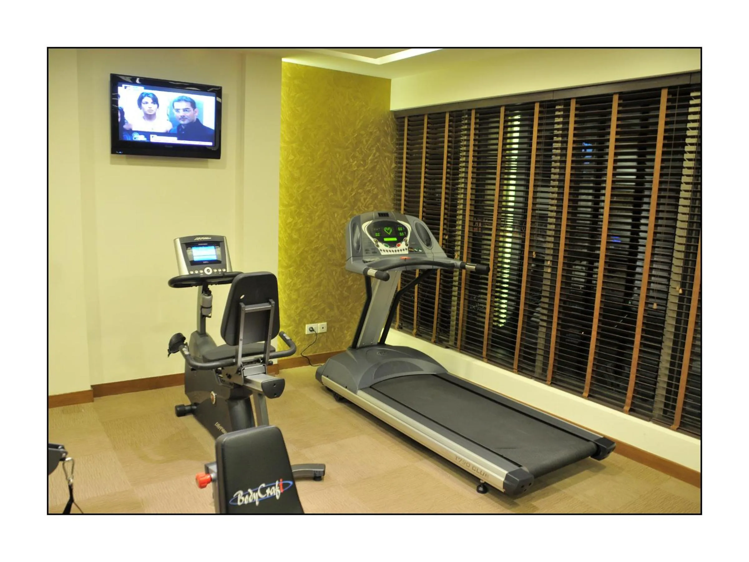 Fitness centre/facilities in Adarsh Hamilton