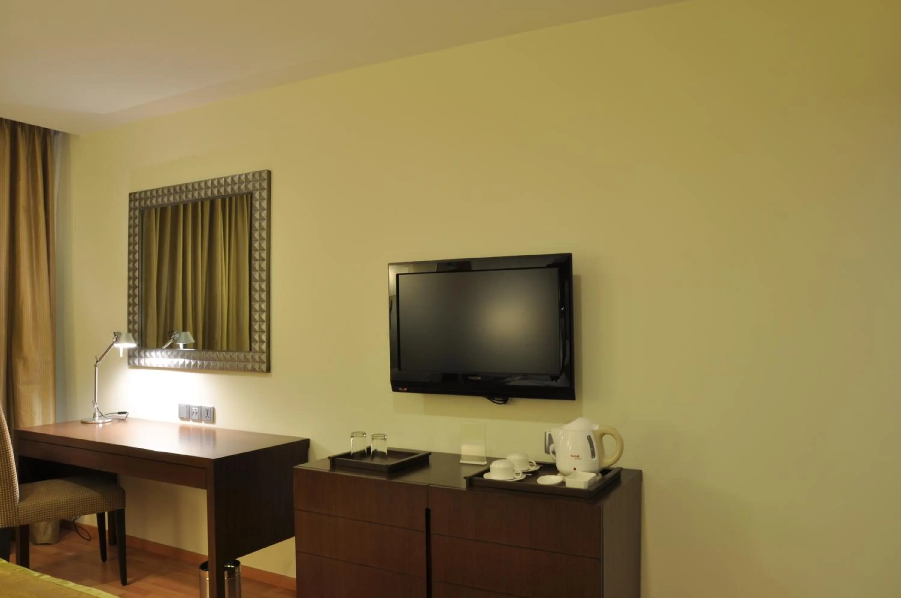 Decorative detail in Adarsh Hamilton