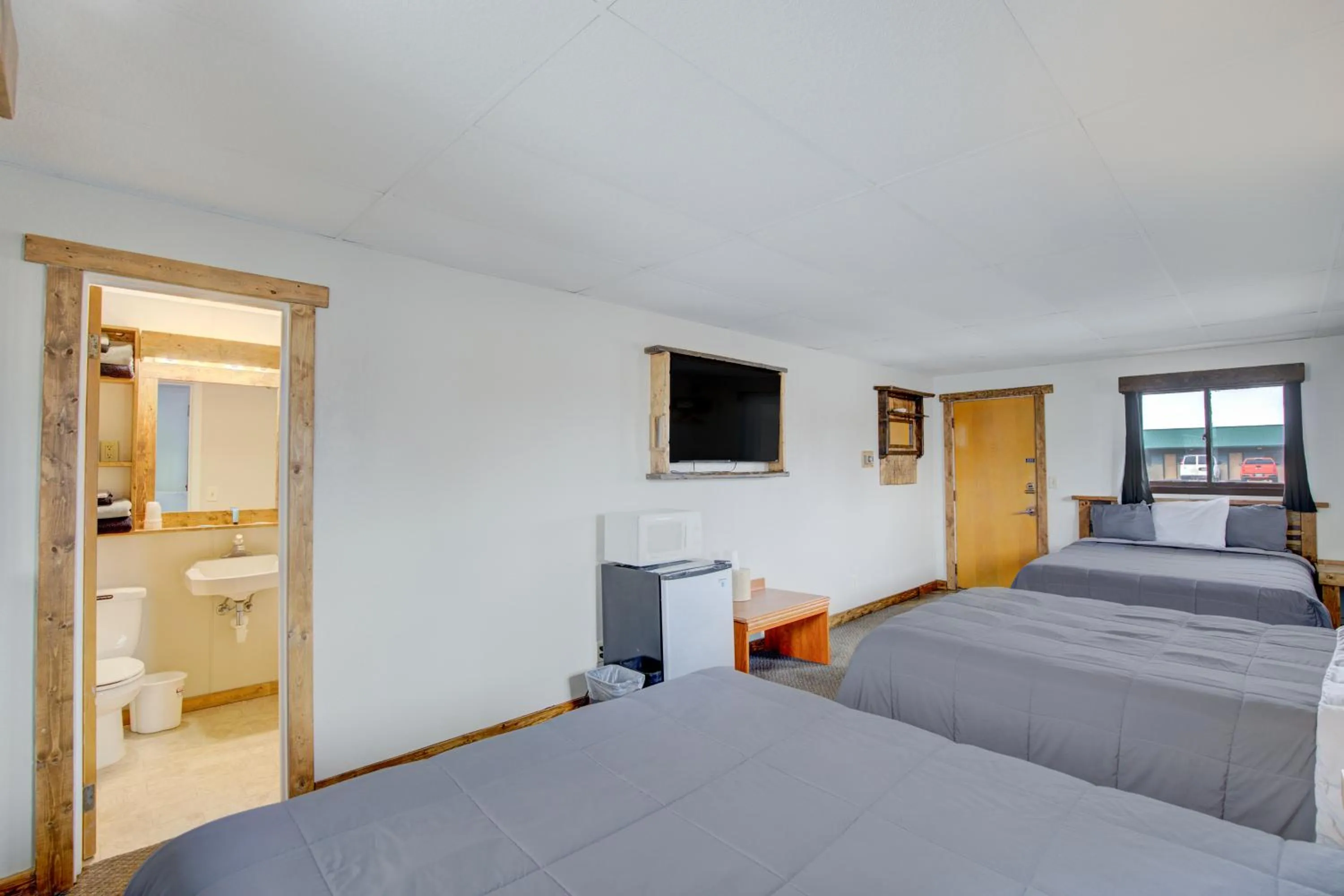 Bedroom, Bed in Bel Aire Motel Chamberlain Near Missouri River I 90