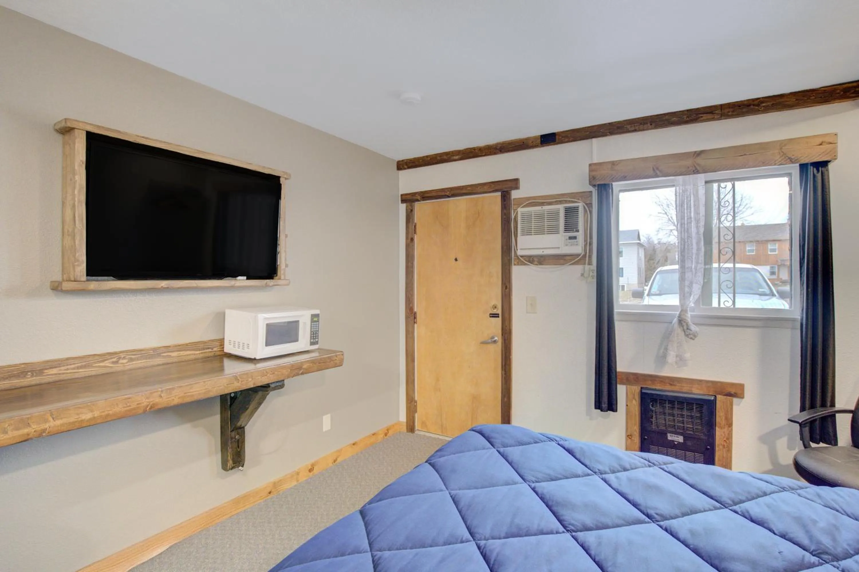 Bedroom, Bed in Bel Aire Motel Chamberlain Near Missouri River I 90