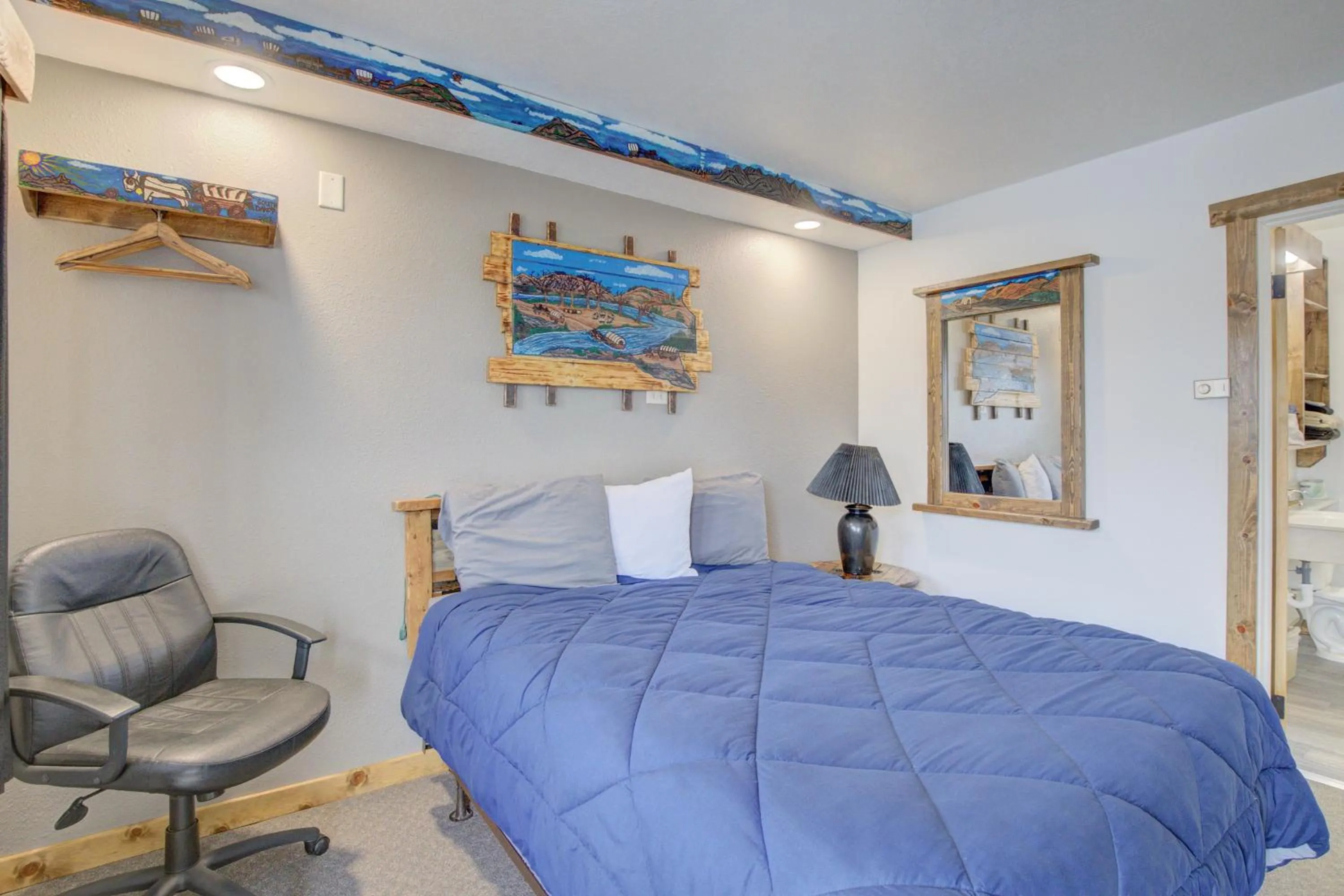 Bedroom, Bed in Bel Aire Motel Chamberlain Near Missouri River I 90