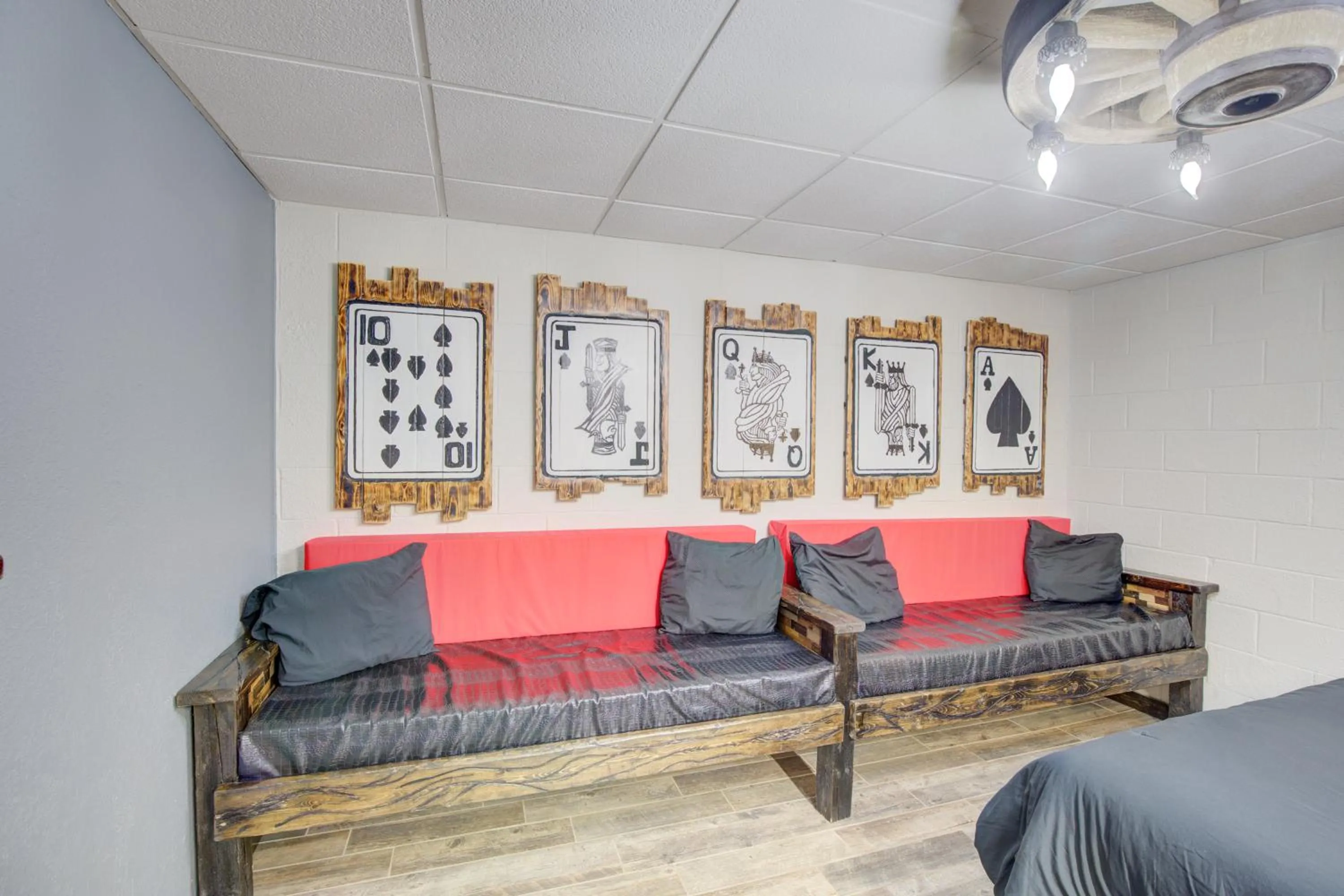 Bedroom in Bel Aire Motel Chamberlain Near Missouri River I 90