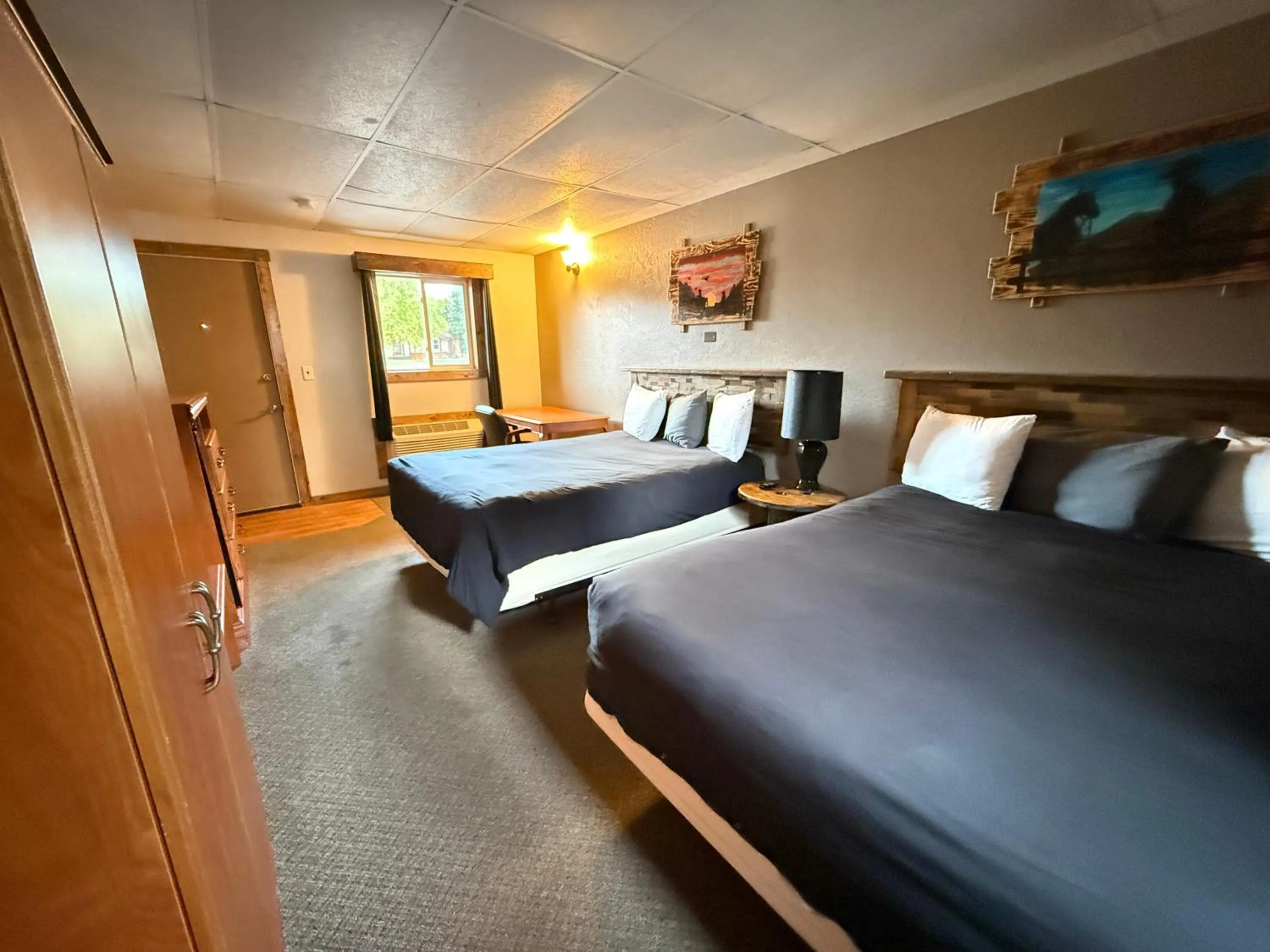 Bedroom, Bed in Hotel O Bel Aire Chamberlain SD I 90