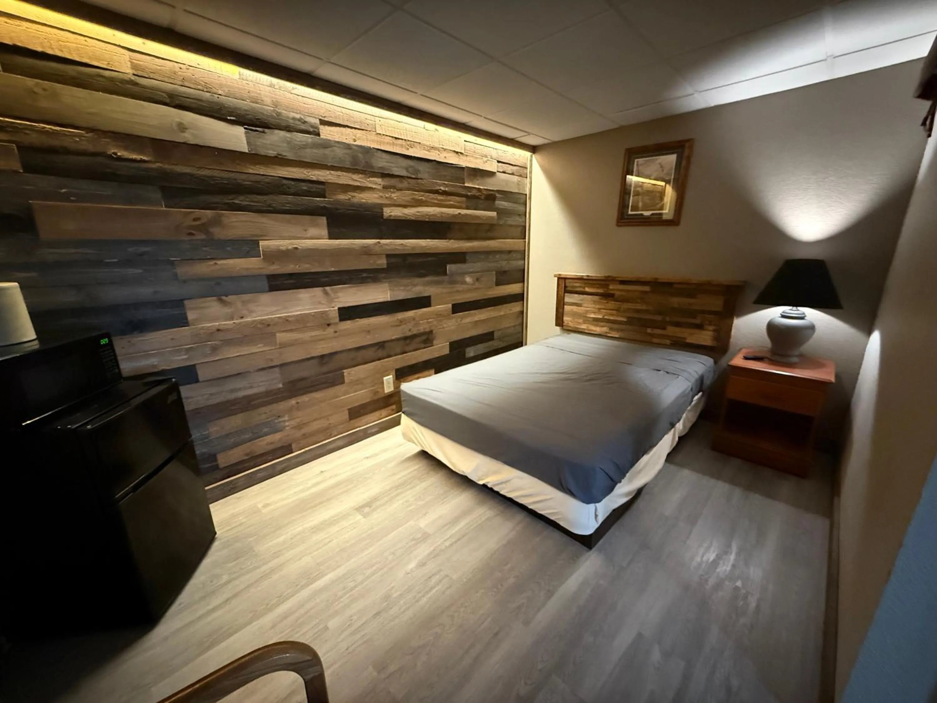 Bedroom in Hotel O Bel Aire Chamberlain SD I 90