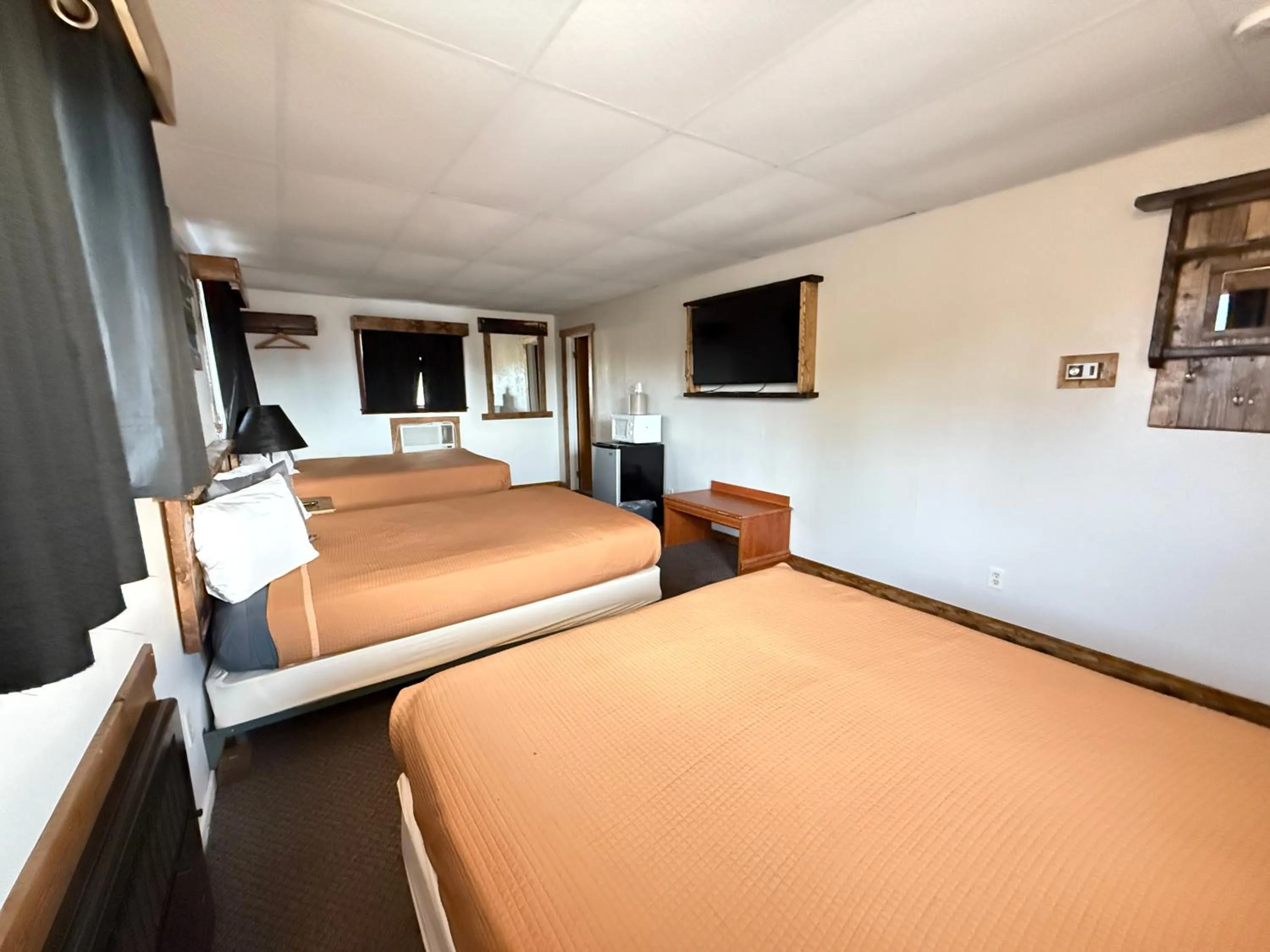 Bedroom, Bed in Hotel O Bel Aire Chamberlain SD I 90