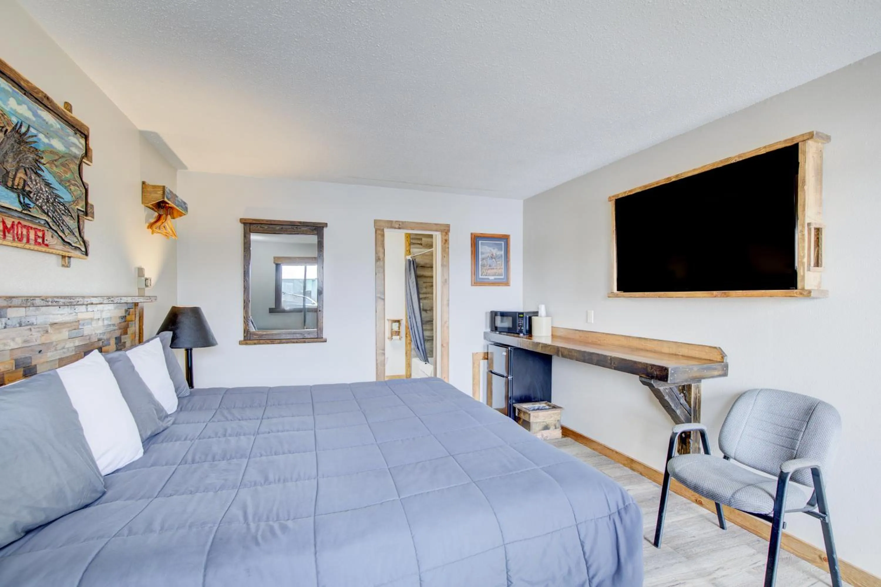 Bedroom, Bed in Bel Aire Motel Chamberlain Near Missouri River I 90