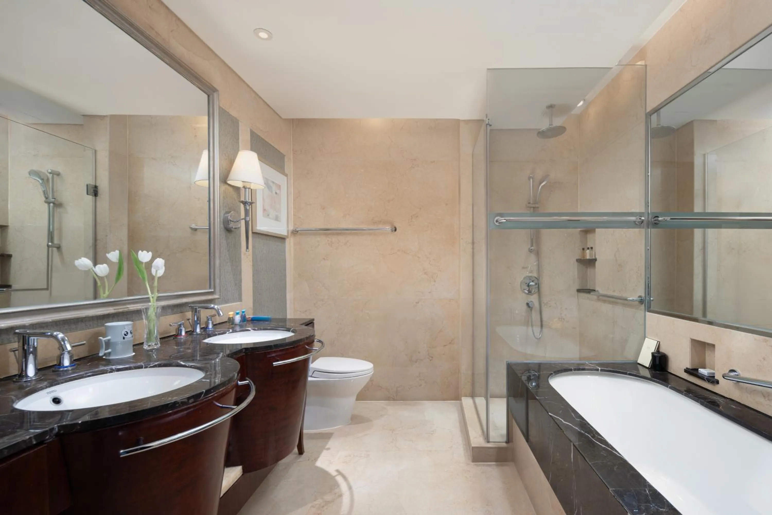 Toilet in Shangri-La Chengdu