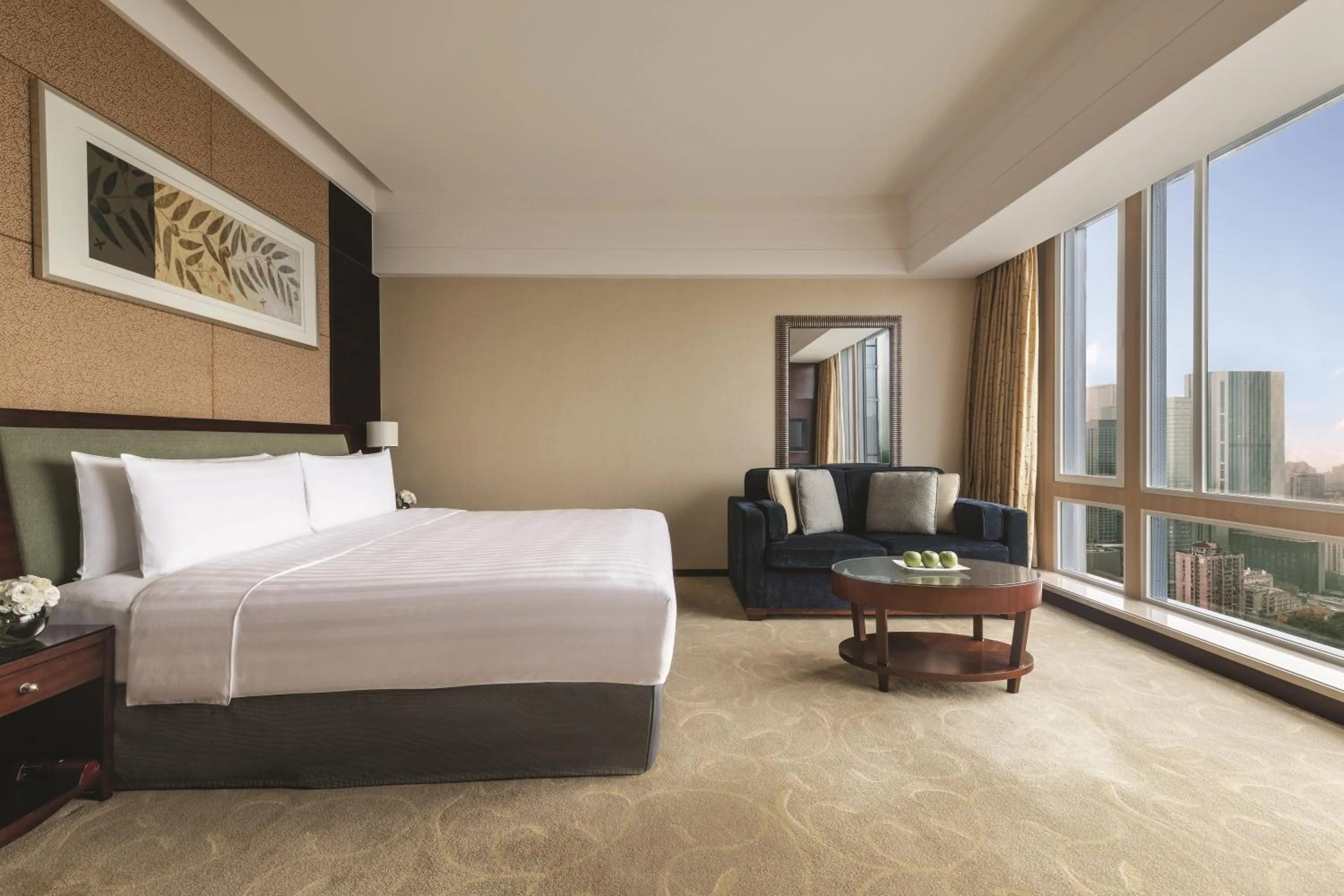 Photo of the whole room, Bed in Shangri-La Chengdu