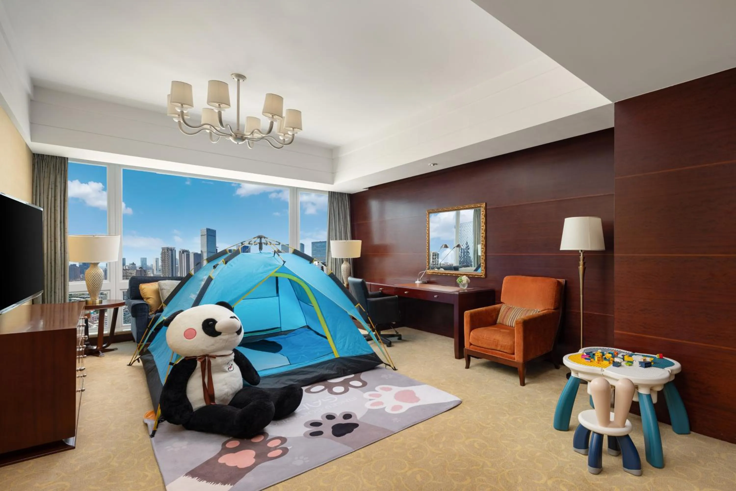 Living room, Bed in Shangri-La Chengdu