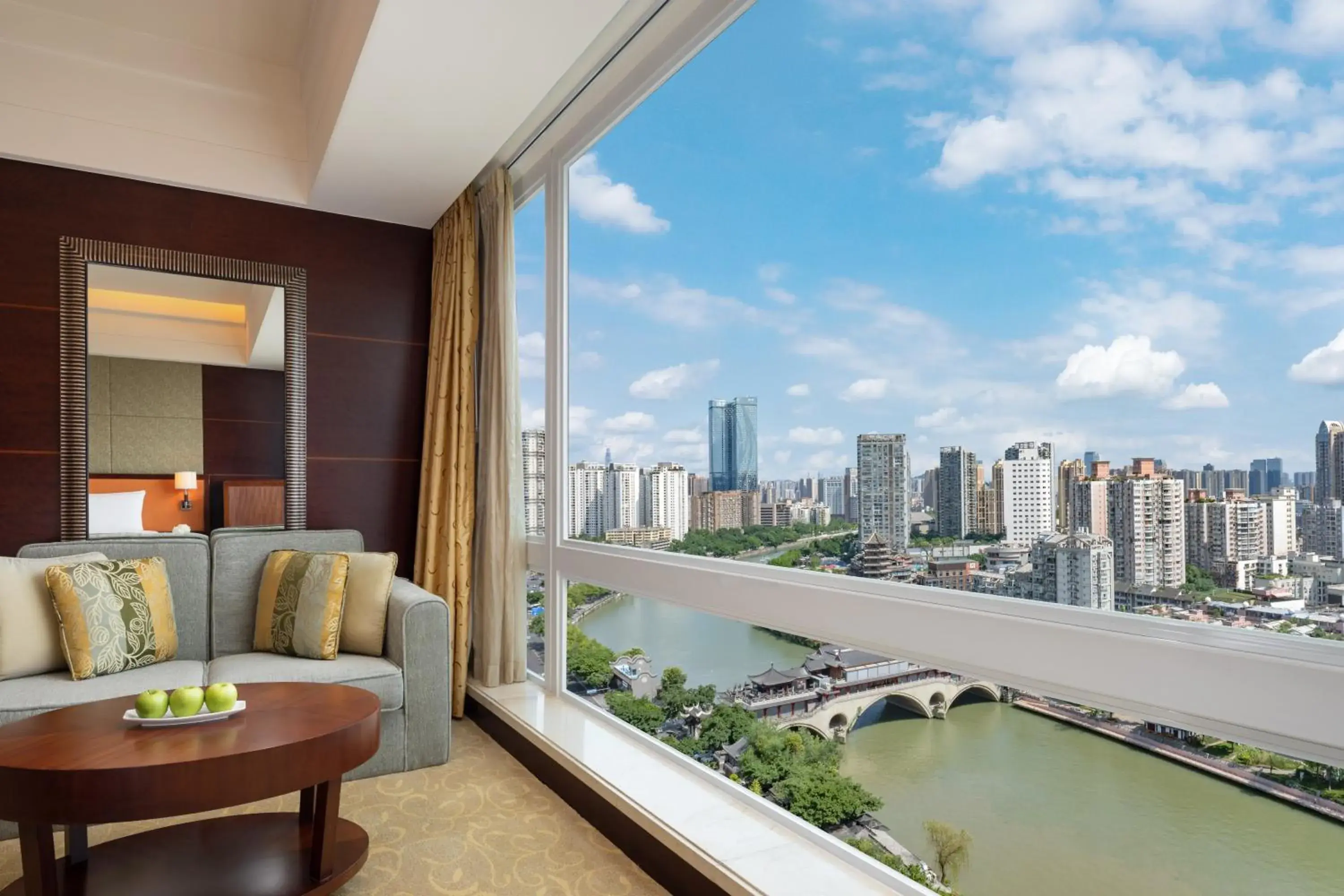 Horizon Double Room with River View in Shangri-La Chengdu Horizon Double Room with River View in Shangri-La Chengdu