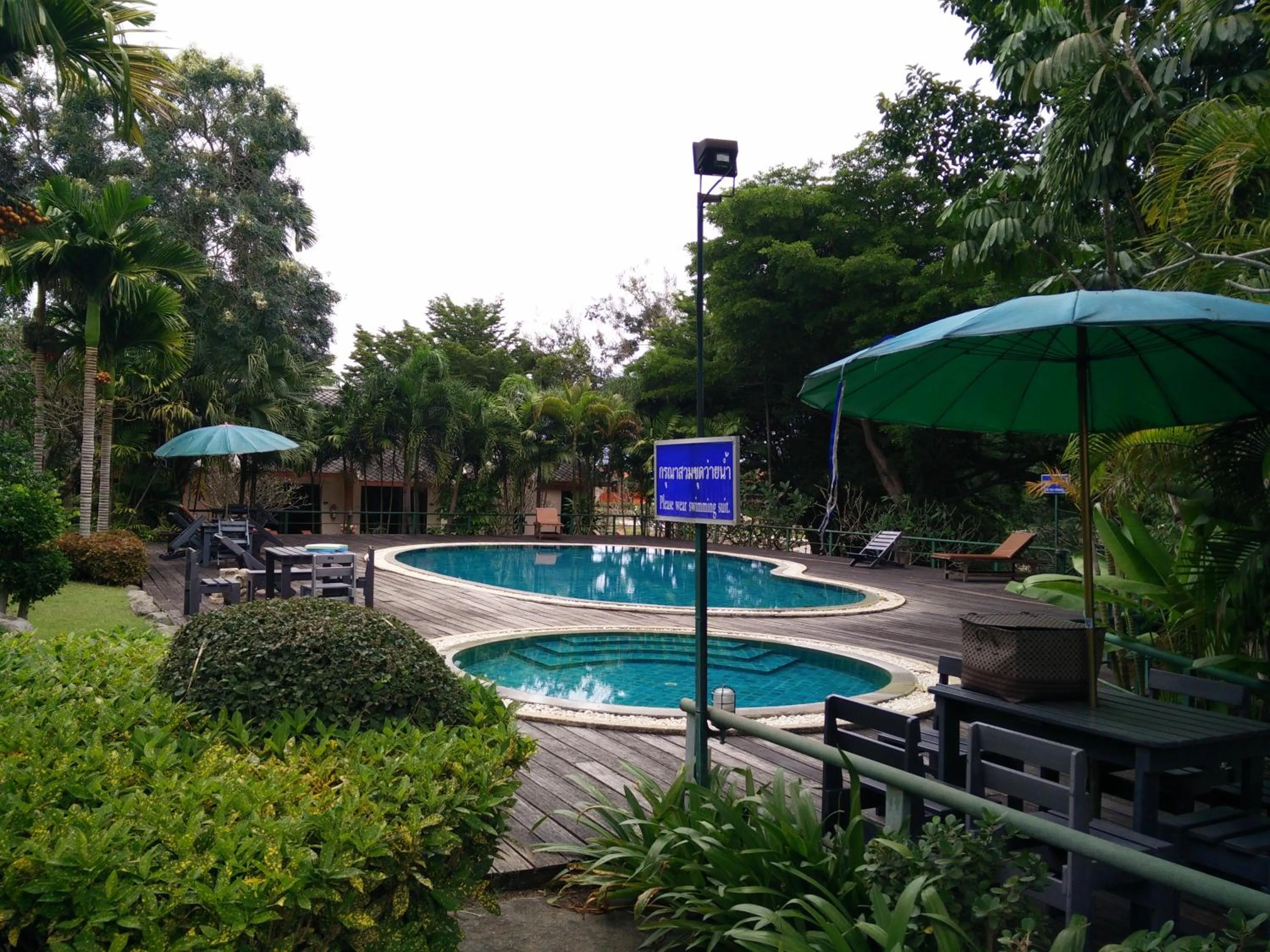 Swimming pool in Lilawalai Resort