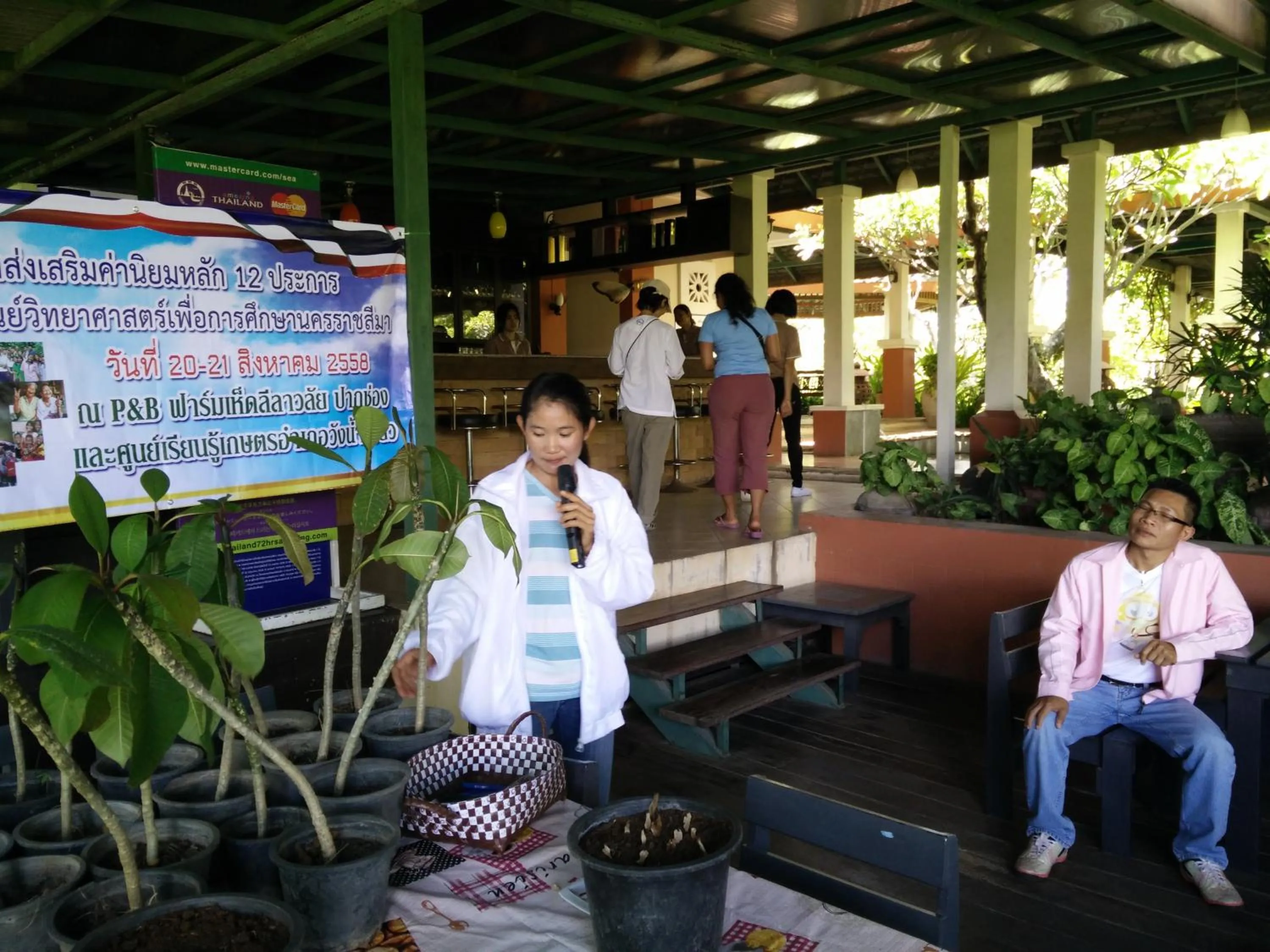 group of guests in Lilawalai Resort