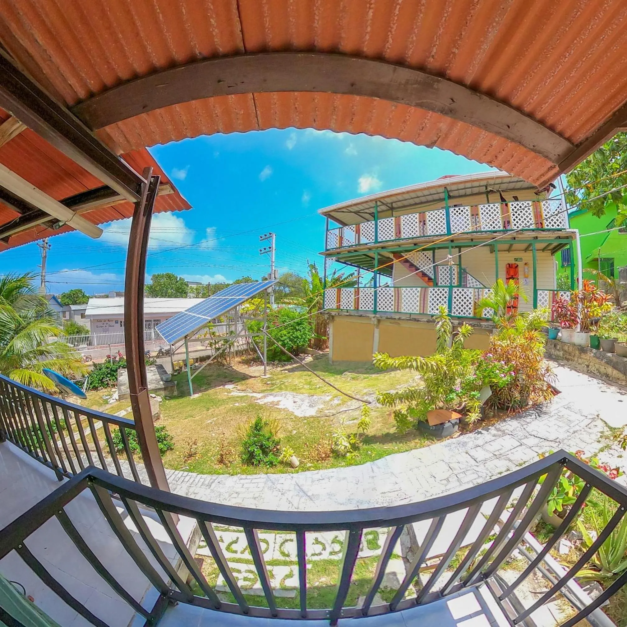 Patio in Posada Nativa Miss Trinie