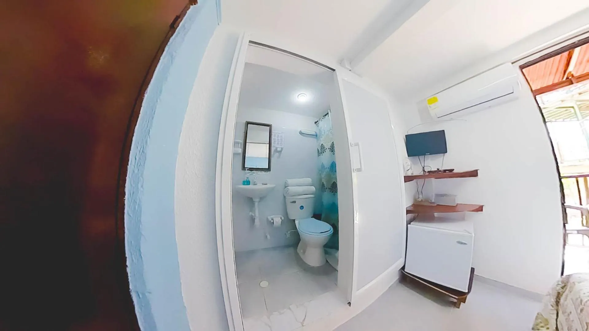 Shower in Posada Nativa Miss Trinie