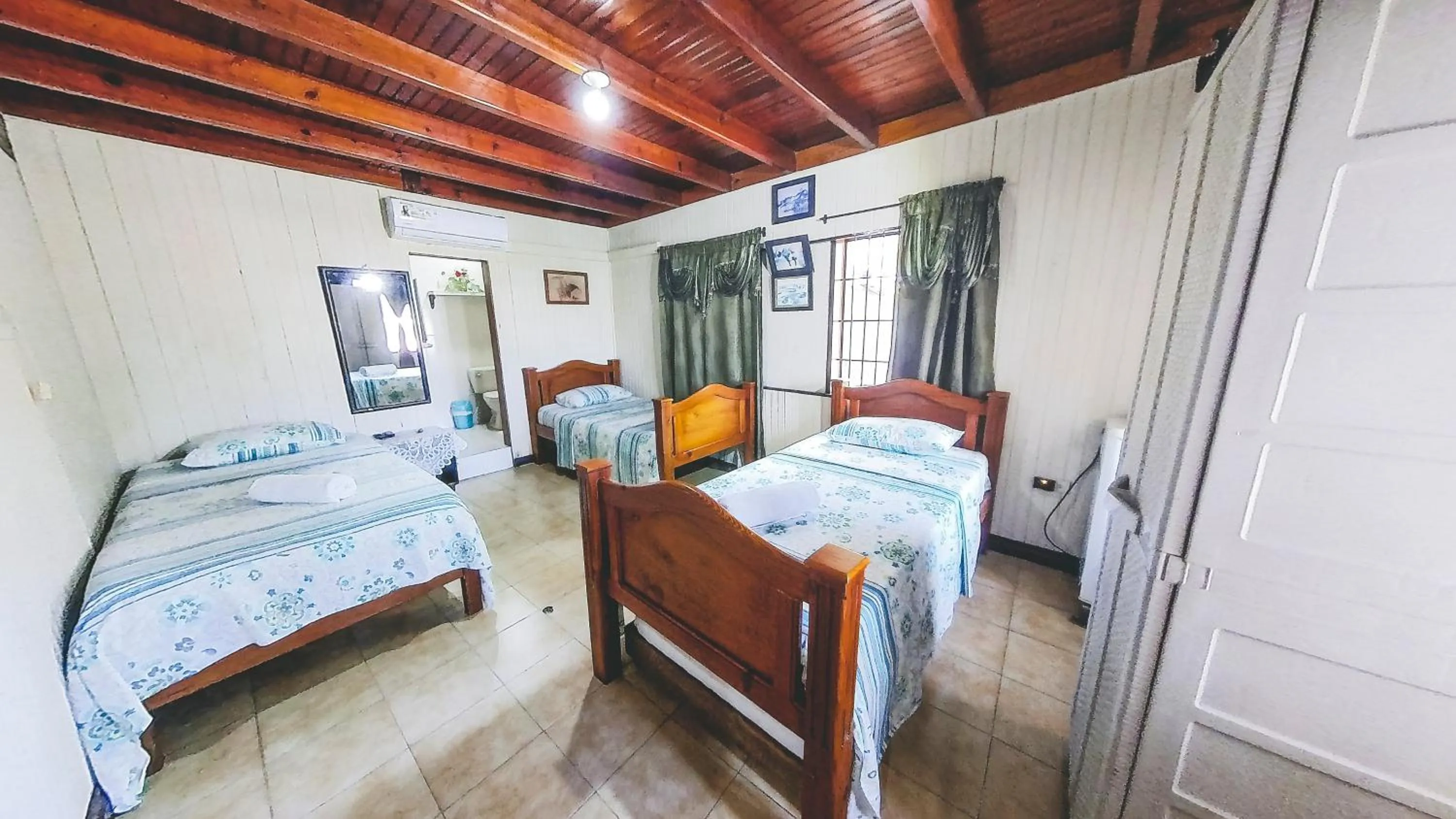 Bird's eye view, Bed in Posada Nativa Miss Trinie