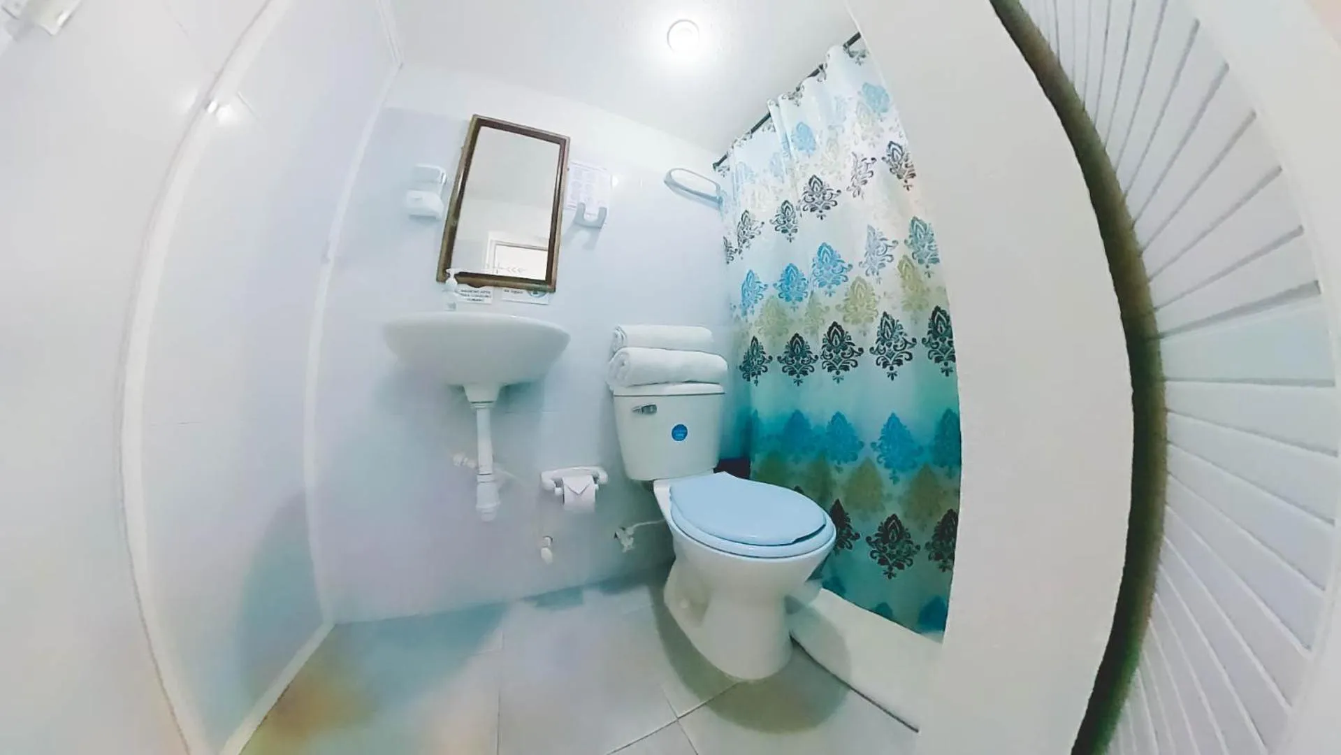 Bathroom in Posada Nativa Miss Trinie