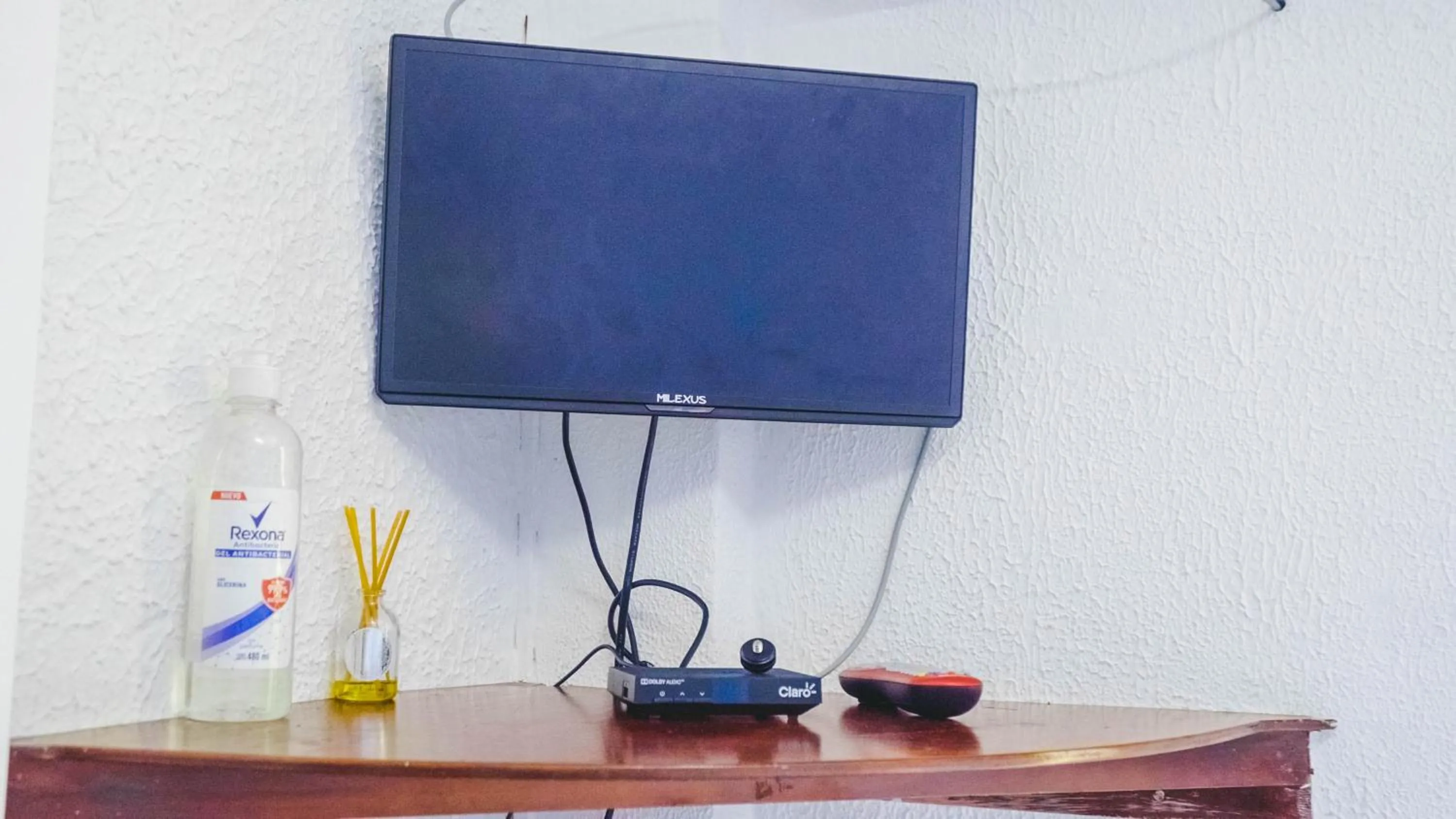 TV and multimedia in Posada Nativa Miss Trinie