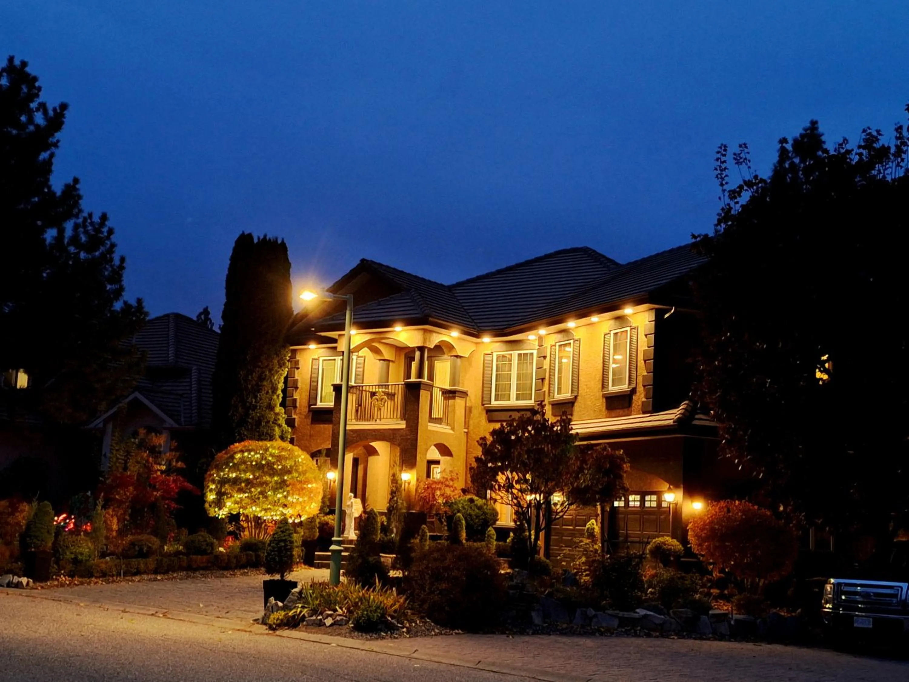 Property building in Villa Bellissimo FranTalia - Néo-Classical Résidence & Galleriséum