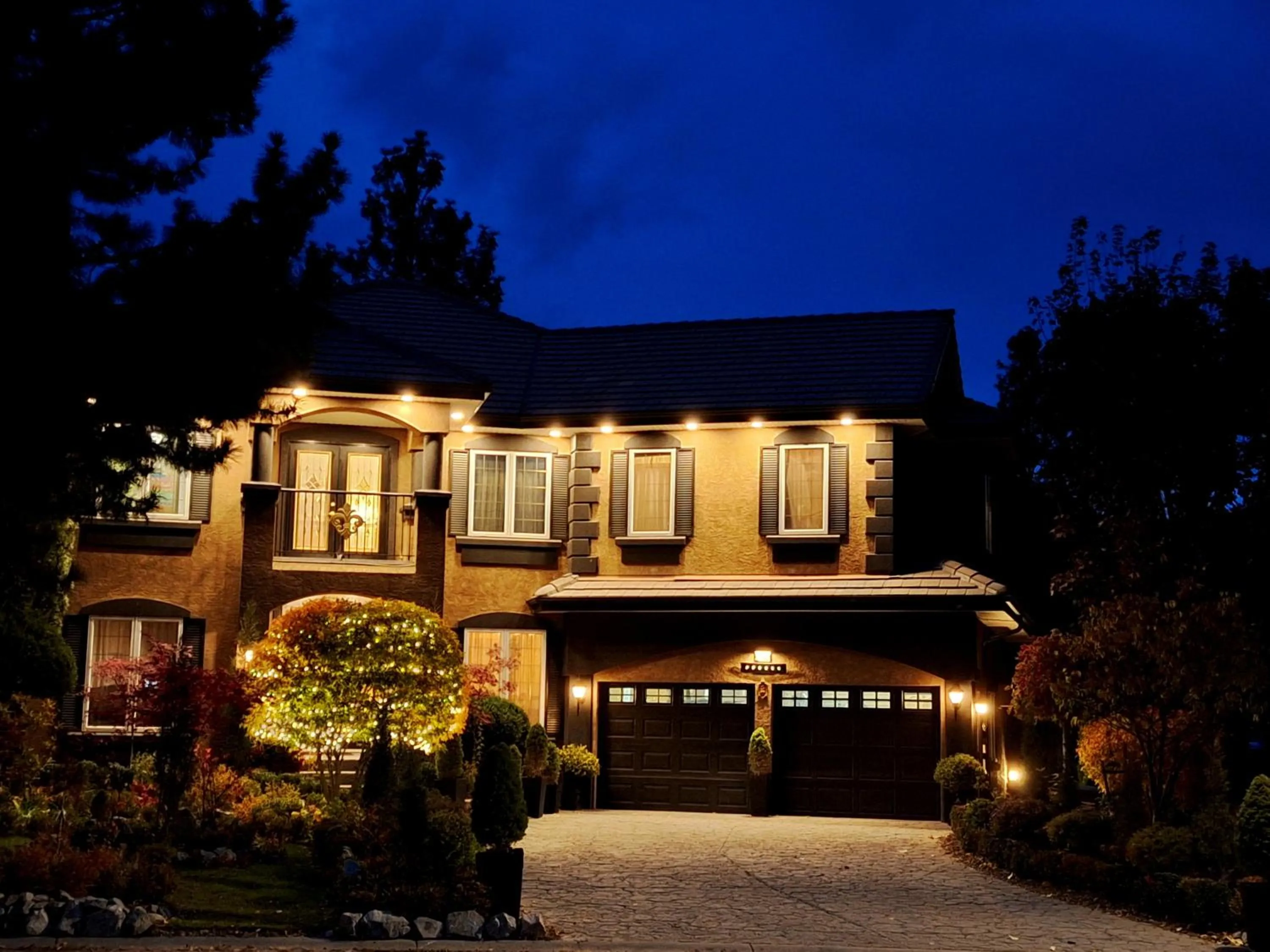 Property building in Villa Bellissimo FranTalia - Néo-Classical Résidence & Galleriséum