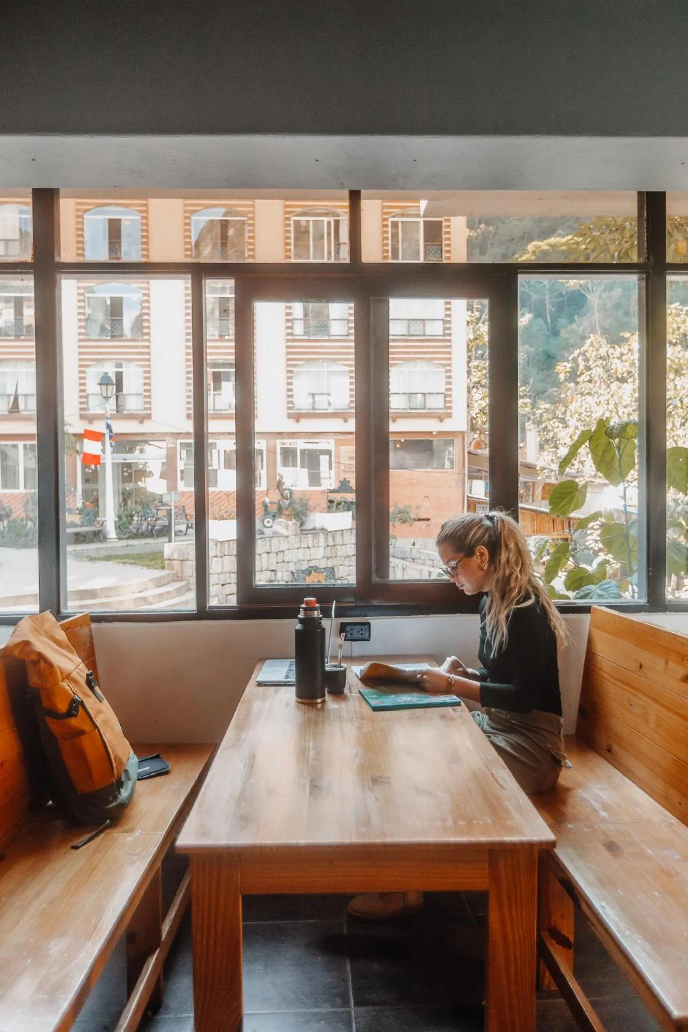 Living room in Supertramp Hostel Machupicchu